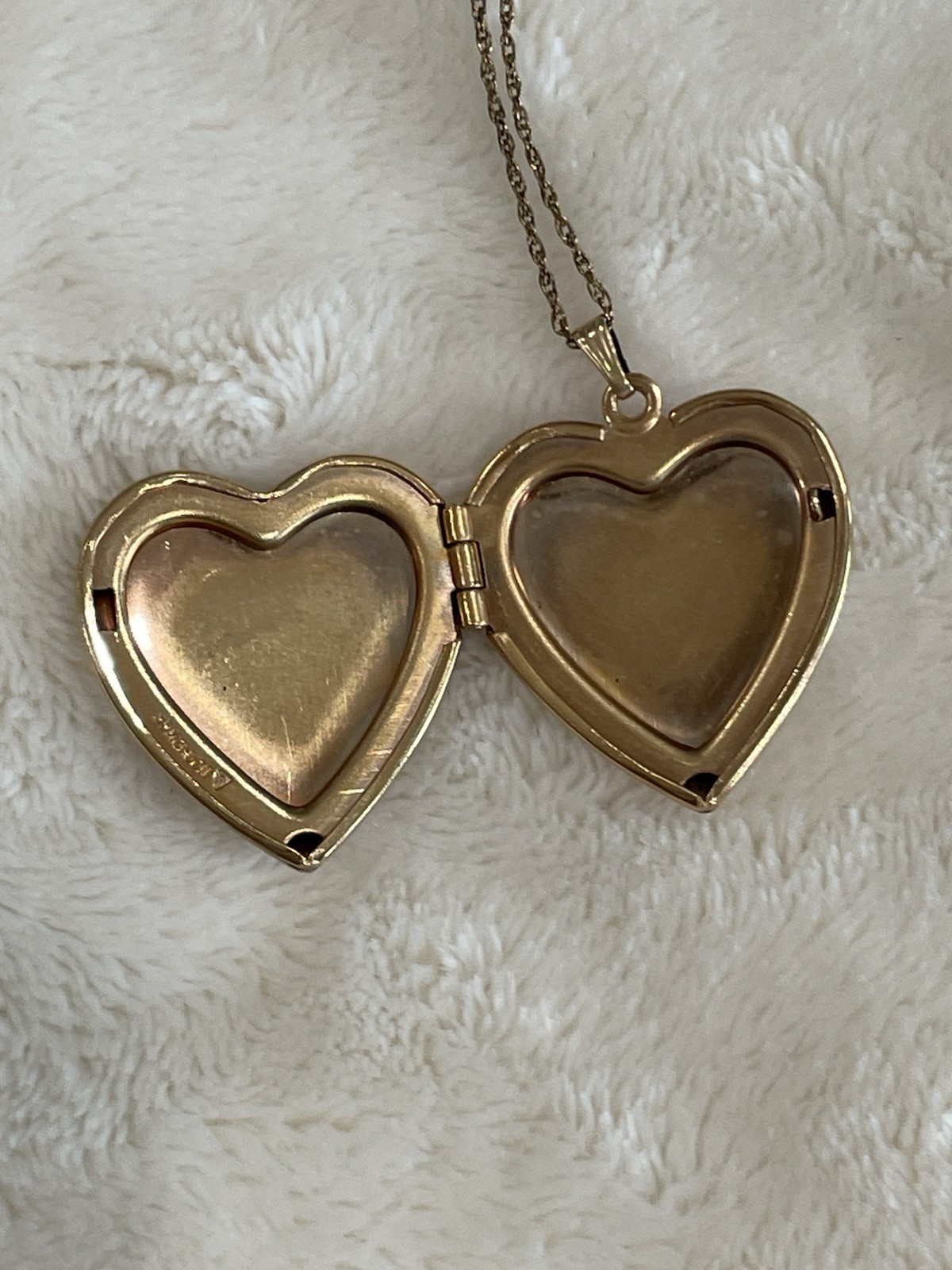 Vintage 12K Gold Filled Heart Locket Pendant Necklace Etched Floral 18”