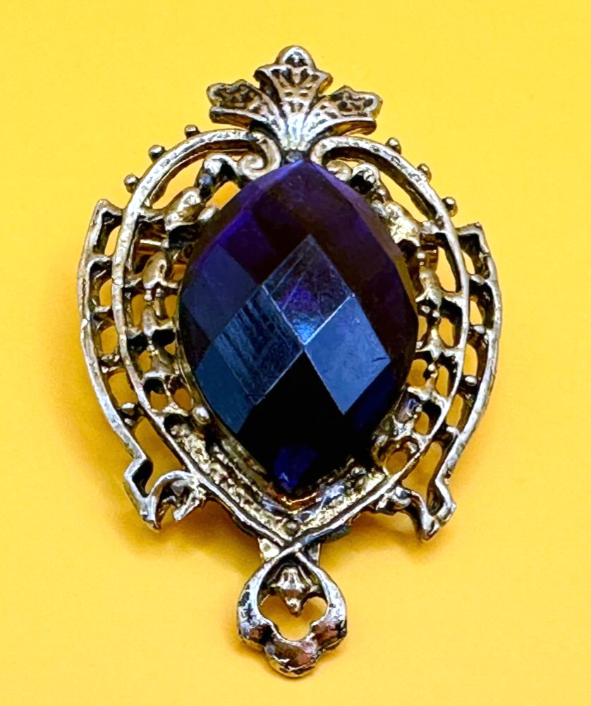 Gold Tone & Faceted Acrylic Dark Blue Stone Brooch Vintage