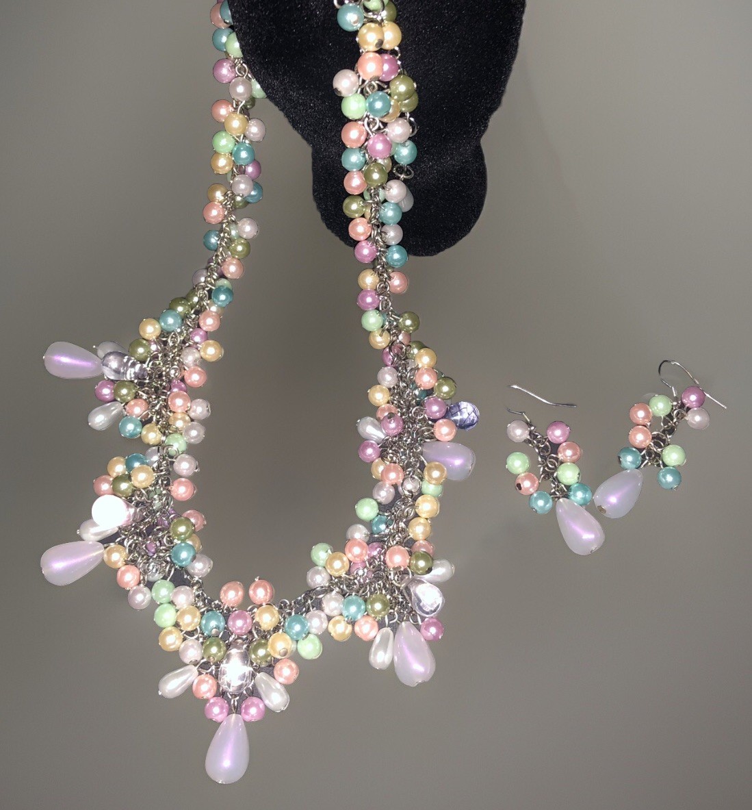 Unusual VTG Faux Pearl Pink Blue Pastels Runway Festoon Necklace And Earrings