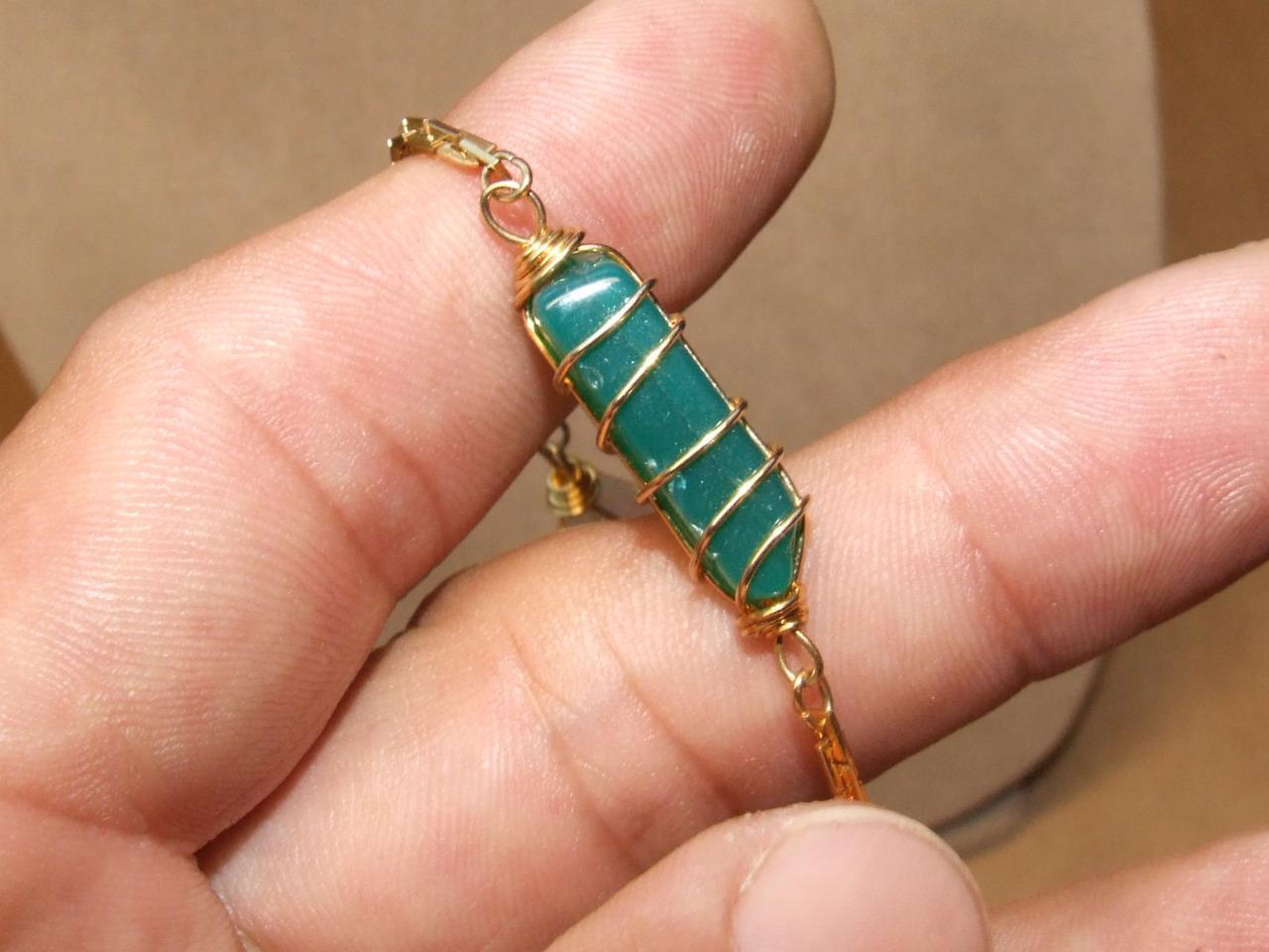 Vintage 80s Goldtone Wire Wrap Caged Agate Quartz Gemstone Box Link Necklace 30″