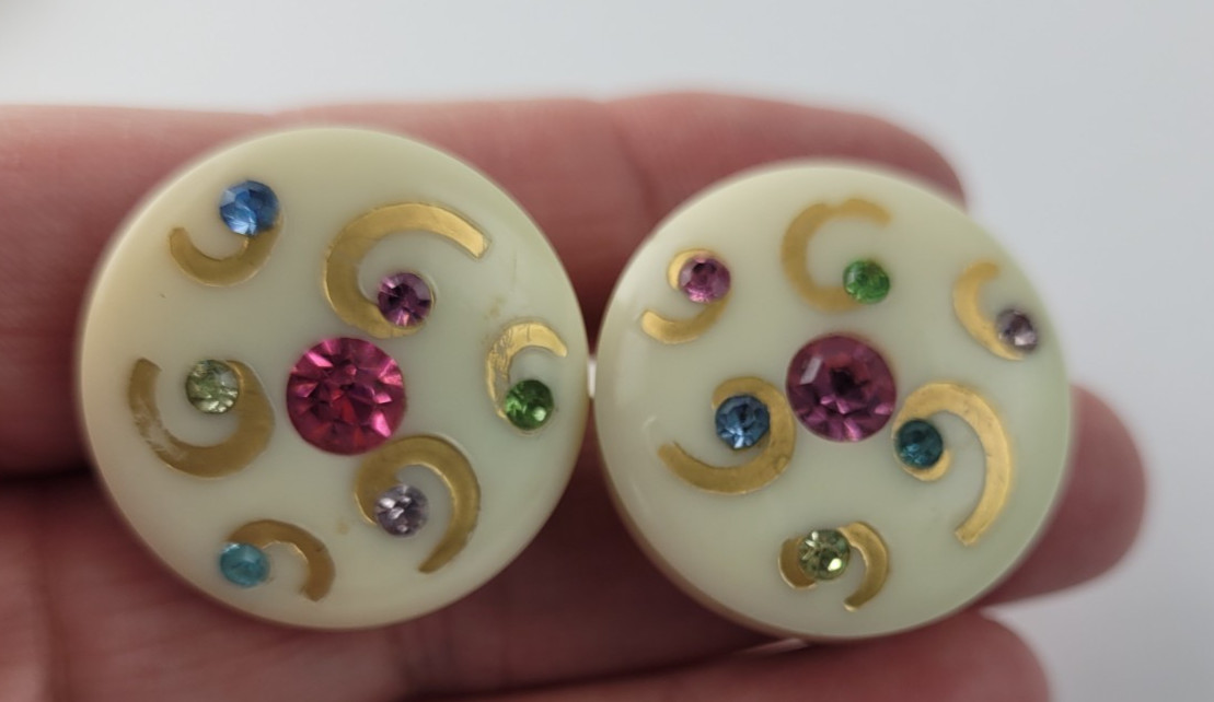 Vintage Multicolor Rhinestone Clip On Earrings Round Off White Gold Tone Accent