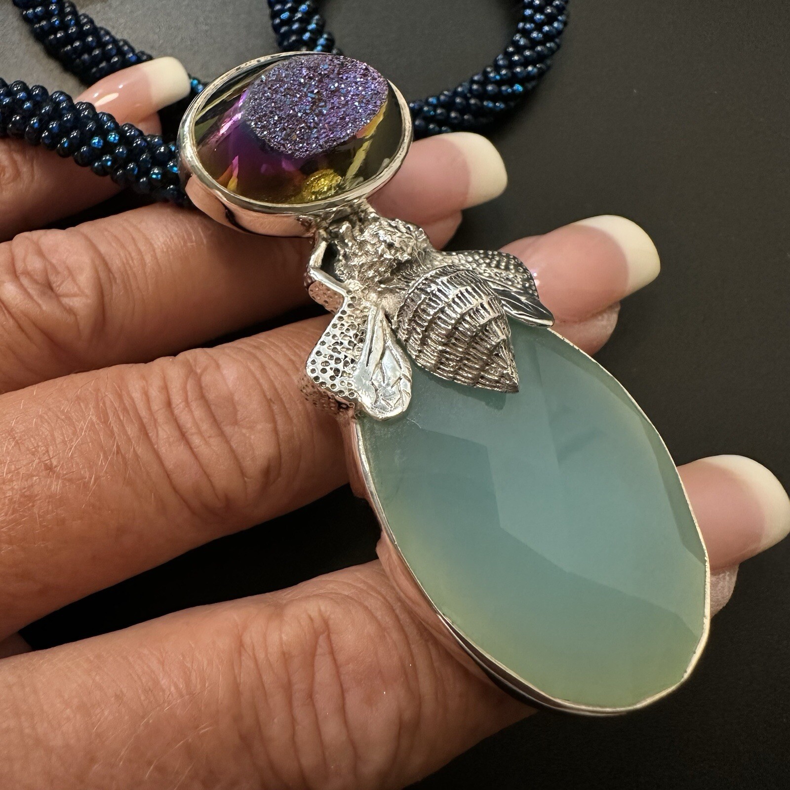 ESTATE STERLING AMY KAHN RUSSEL CHALCEDONY DRUZY QUARTZ BEE BROOCH NECKLACE 23”
