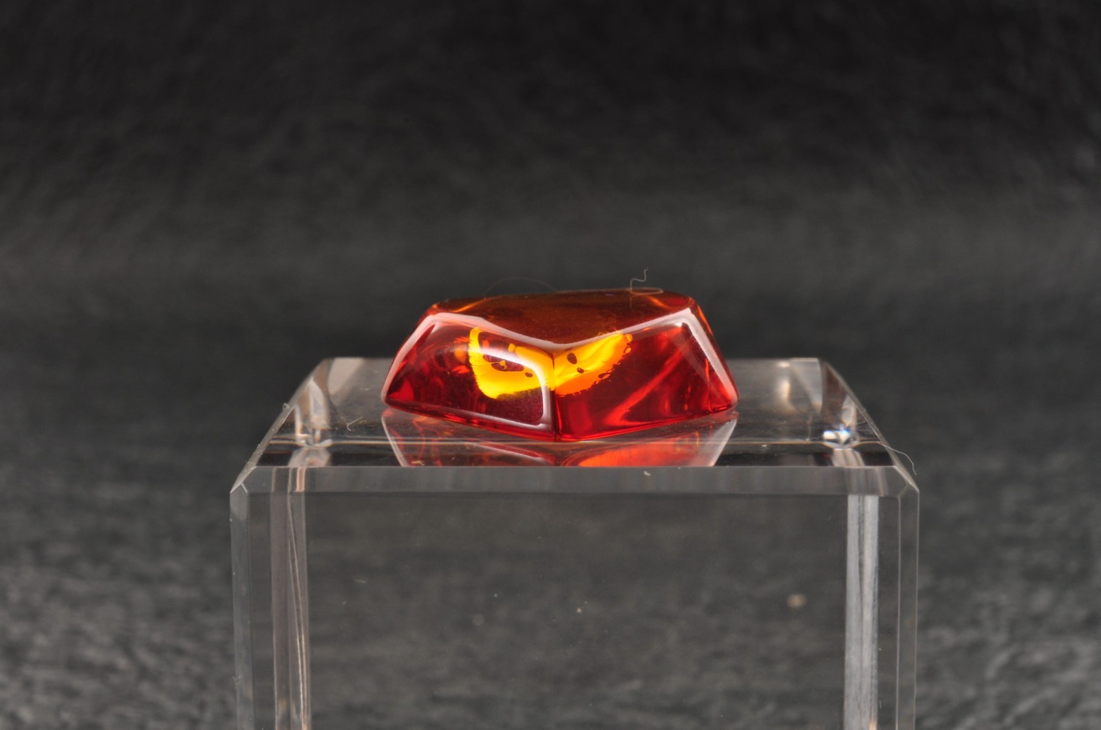 18k gold clasp “KUJI” Amber Pendant top Spindle shape (39mm (1.53in) 16.25ct).