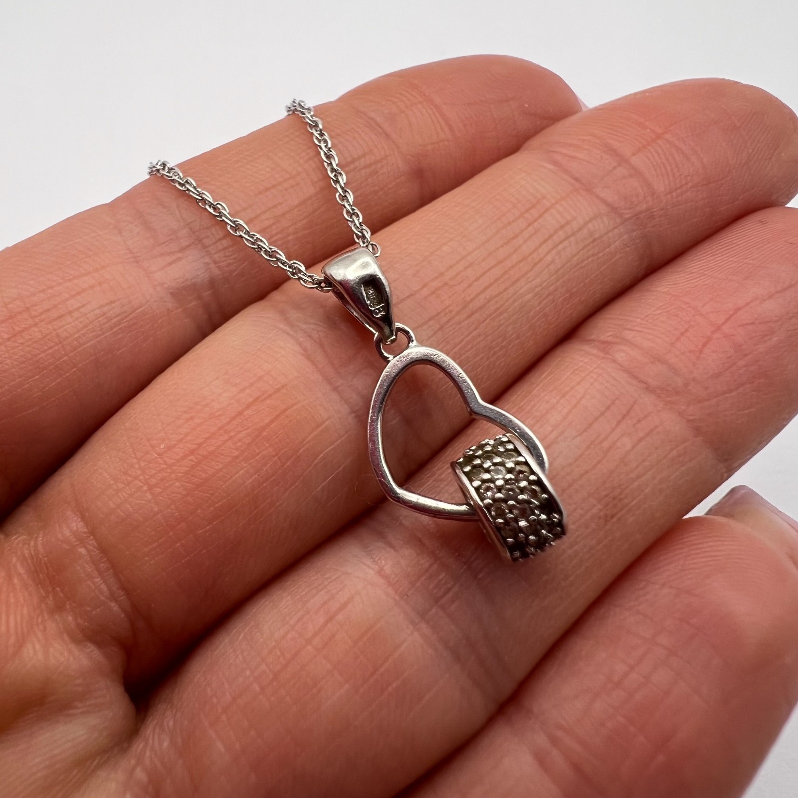 ​Vintage 925 Sterling Silver Heart Pendant with 45cm Chain – 3g Stamped – Elegan