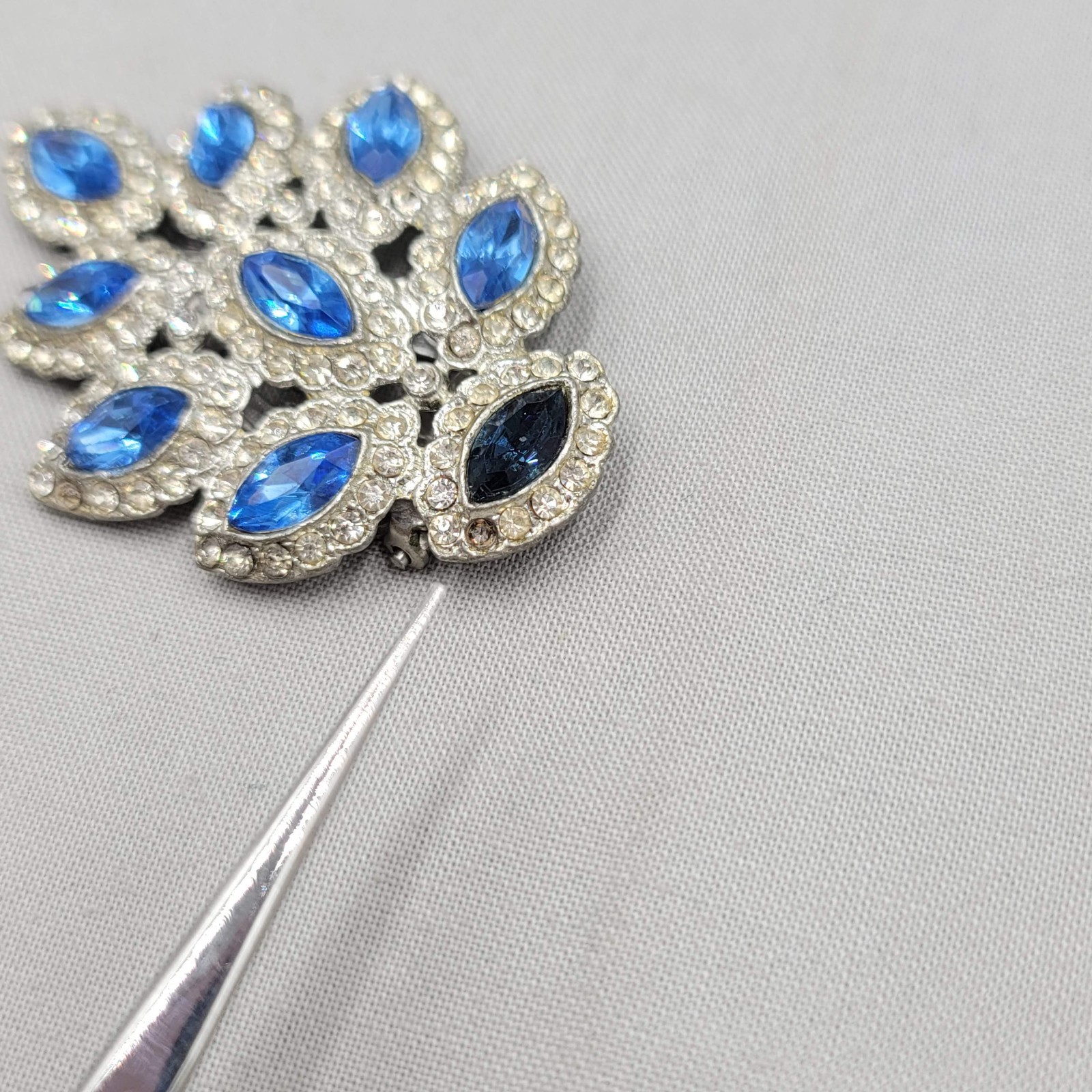 Vintage Blue Rhinestone Dress Clip Silver tone 2.25″