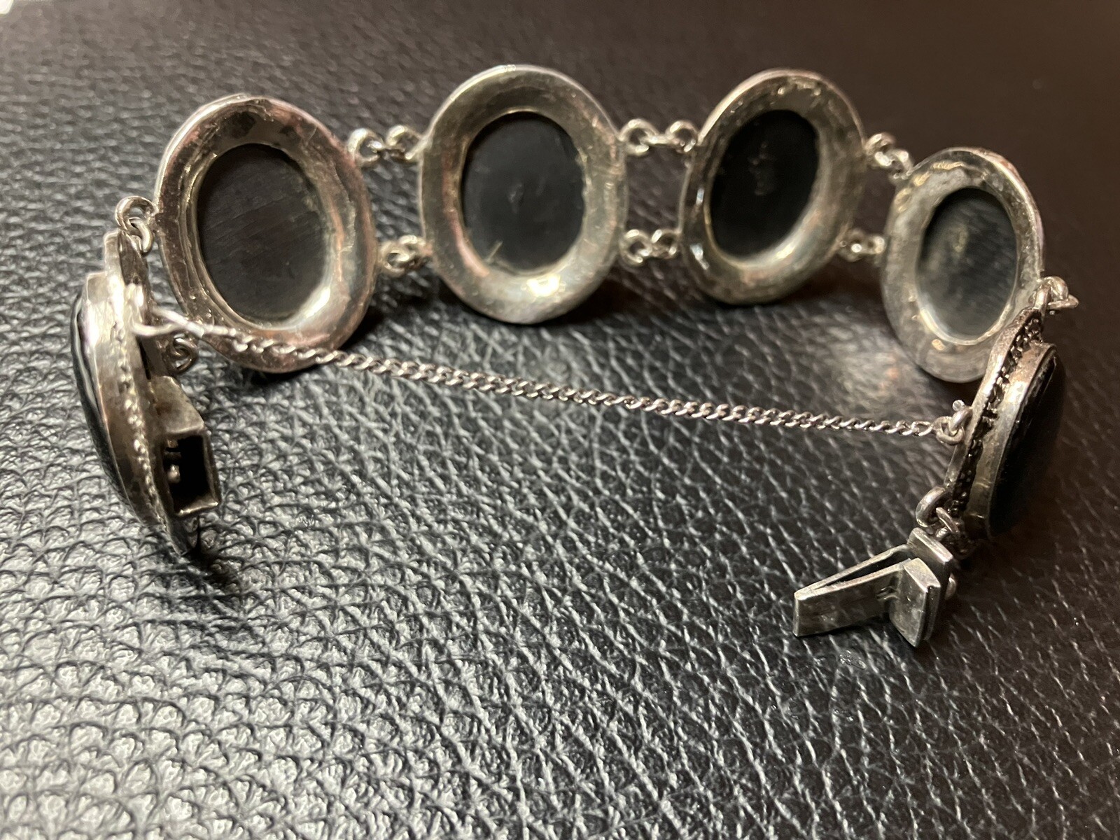 Signed TM (Taxco Mex) 925 Sterling Silver Oval Black Onyx & Marcasite Bracelet