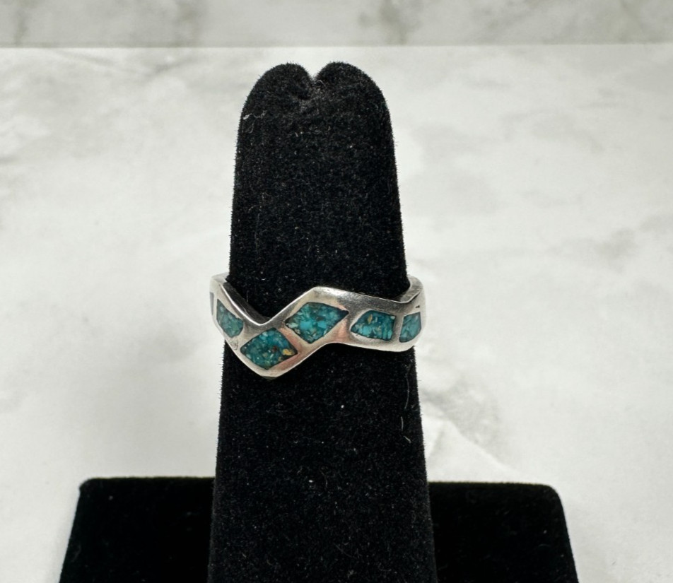 Sterling Silver Crushed Turquoise Inlay Ring – Vintage Southwest – Size 4.25