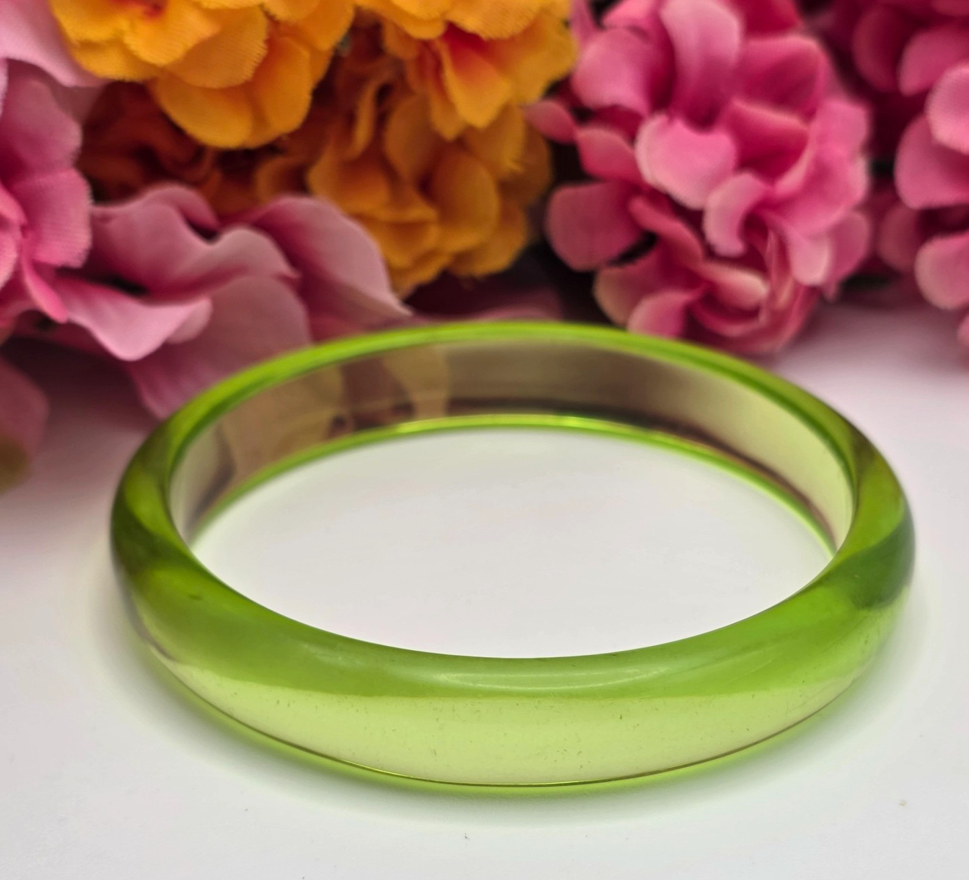 Vintage Translucent Avocado Green Lucite Bangle Bracelet 8″ 12.5mm Wide