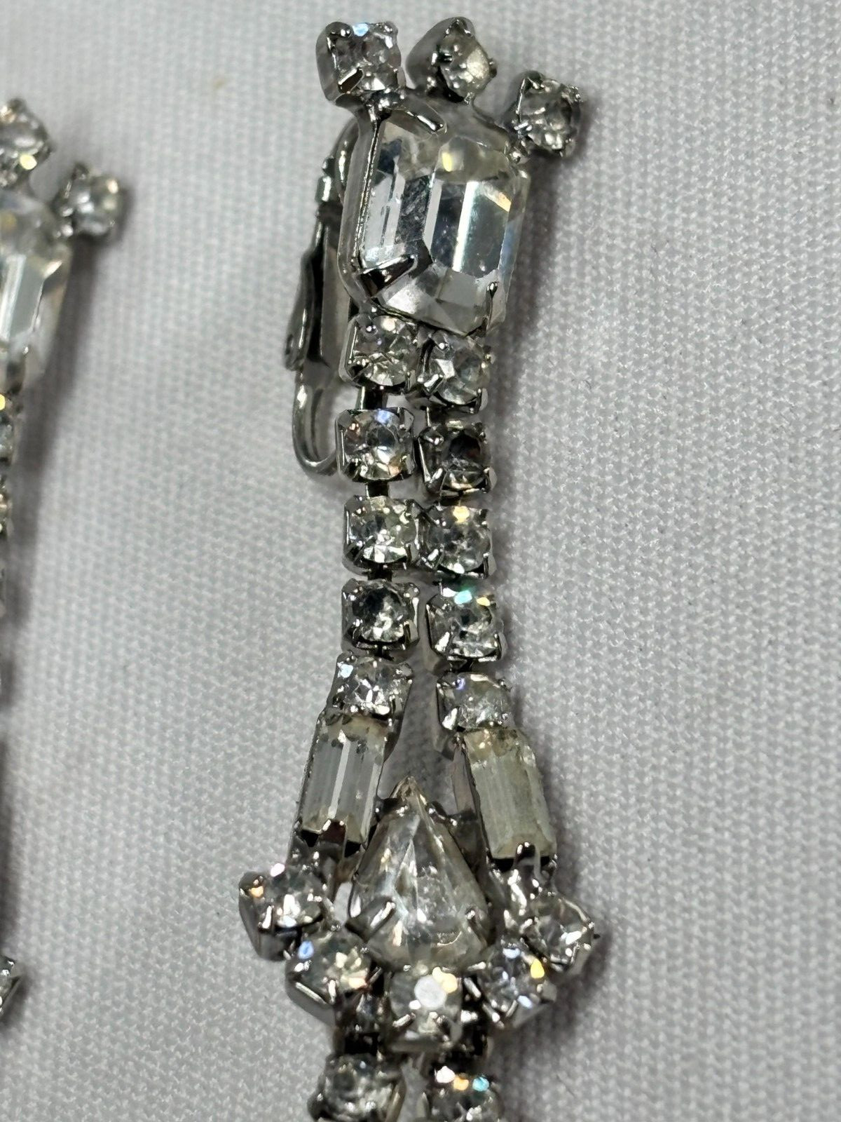Vintage multi clear Rhinestones 3″ Dangling Clip Earrings – No missing Stones