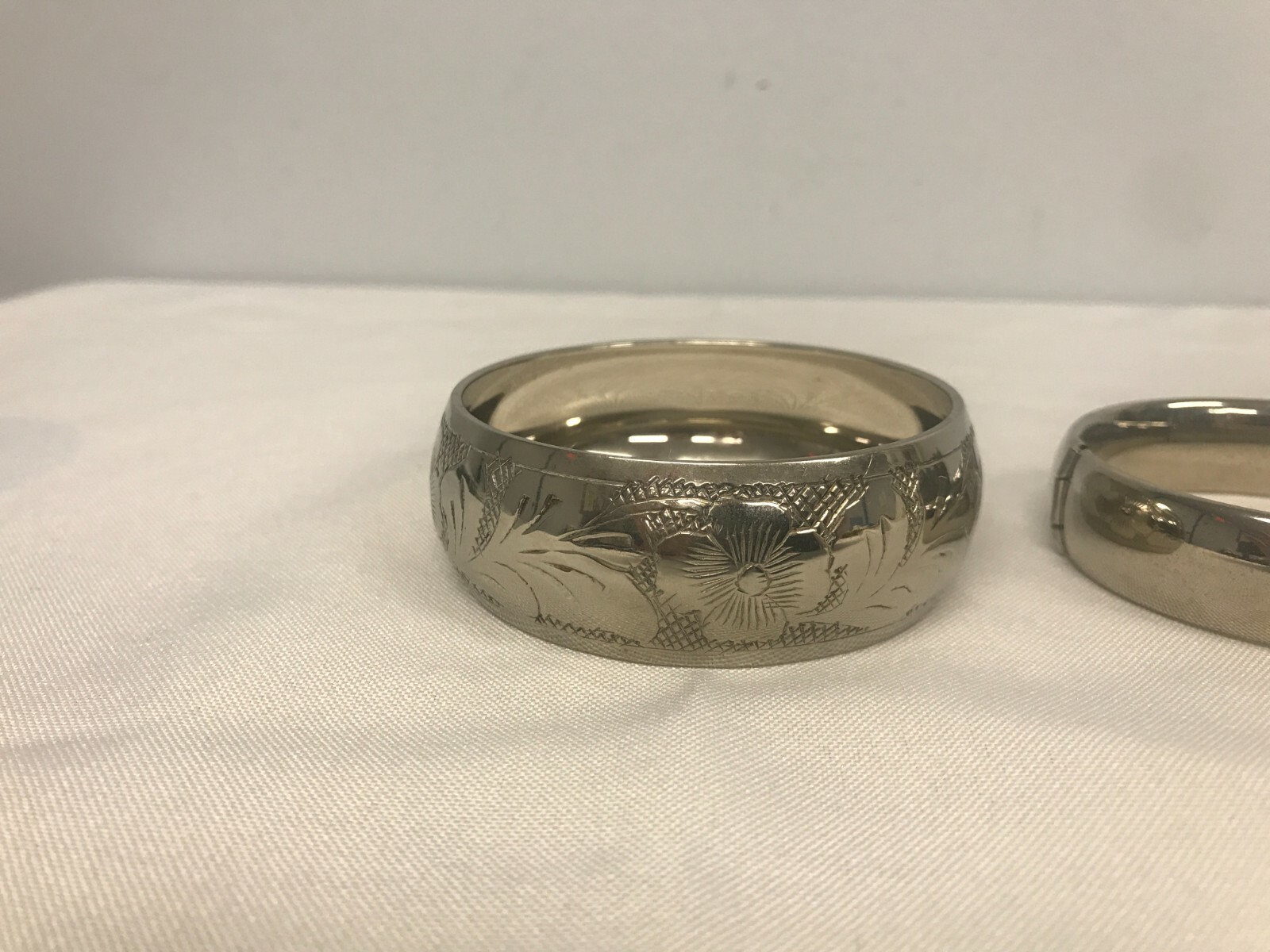 3 VINTAGE SILVERTONE HINGED BANGLE, PIERCED FILLIGREE & ETCHED FLOWER BRACELETS