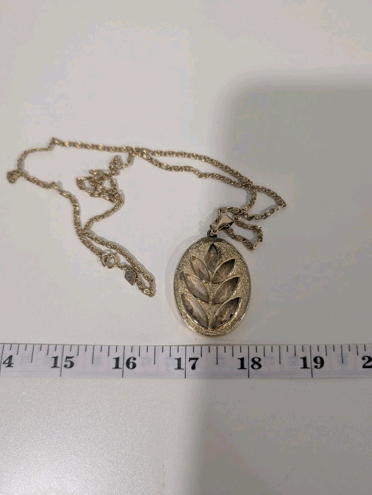 Vintage 1978 Sarah Coventry Spring Bouquet Gold Tone Flower Pendant Necklace