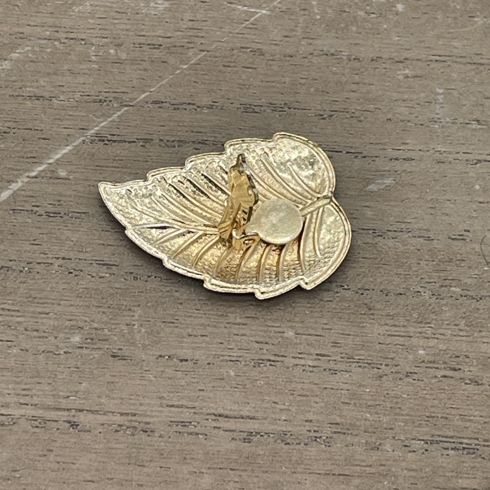 Vintage Dark Green Leaf Shaped Earrings With Clip-On Closure & Gold Colored Back