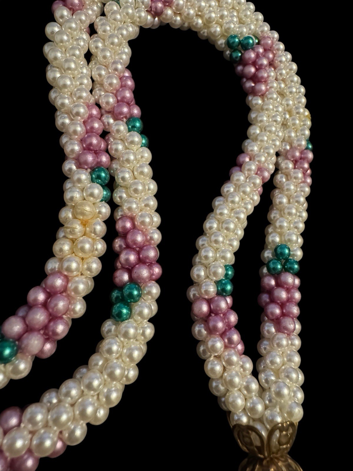 1960s Woven Faux Pearl Bead Flapper 32″ Necklace W Tassel Purple Green White BN1