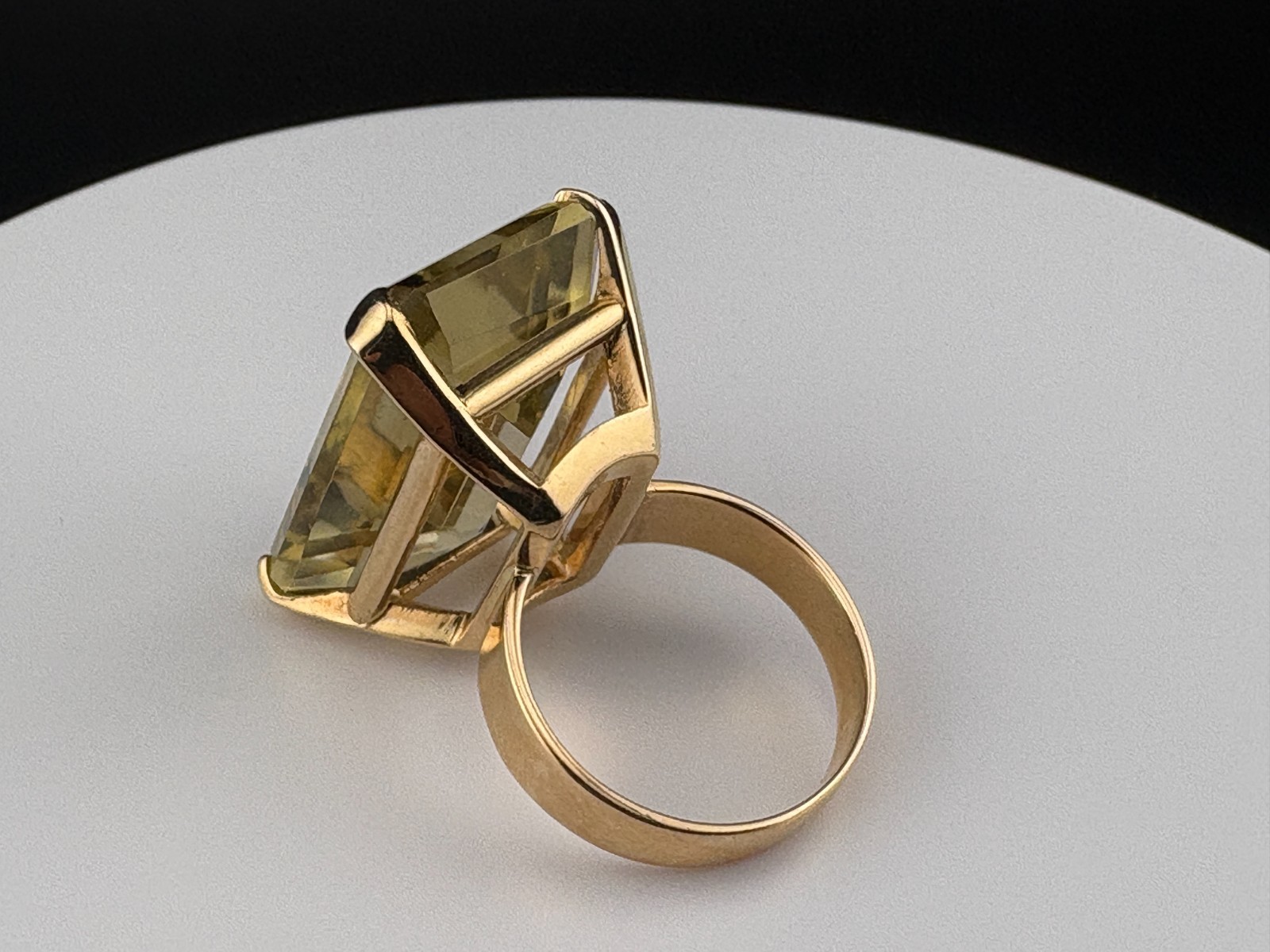 Vintage 18k Gold Large Emerald Cut Quartz Cocktail Ring 13.77g Statement Ring