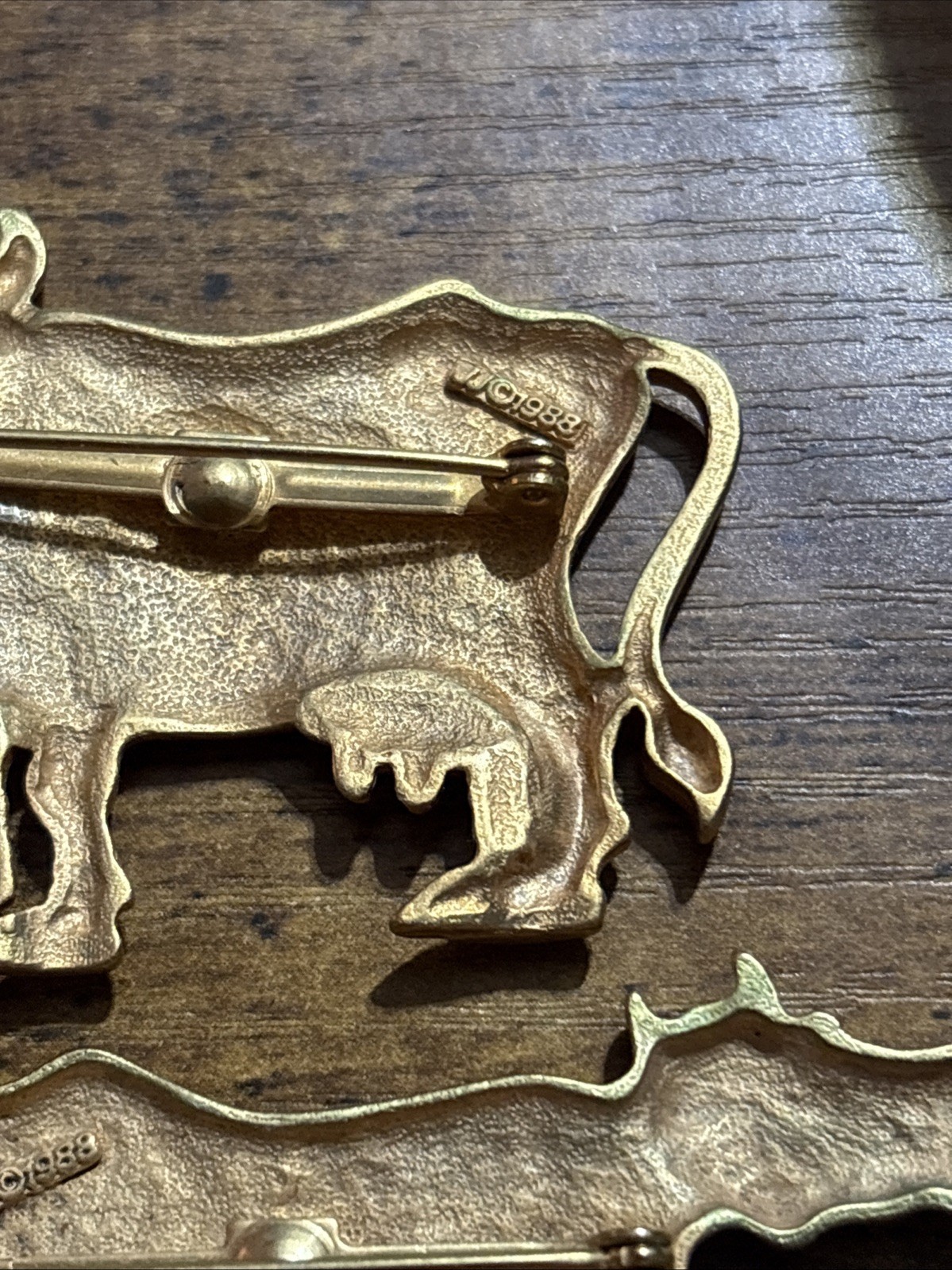 JJ Gold Tone Cow Brooch Charm Pin Set 2 Vintage 1988 Jewelry Western