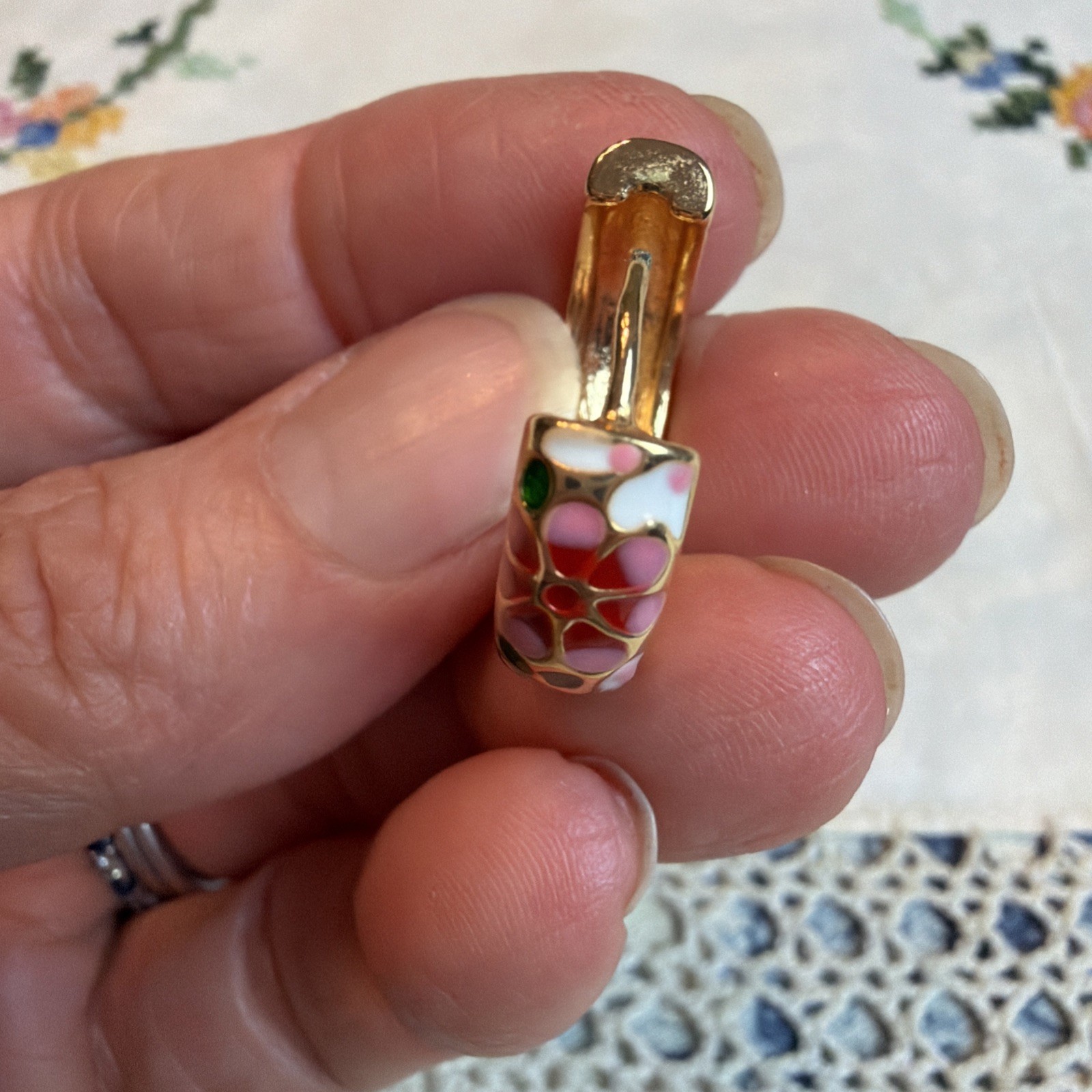 VTG Floral Enameled Metal Hoop Earrings Pink Red Gold Tone