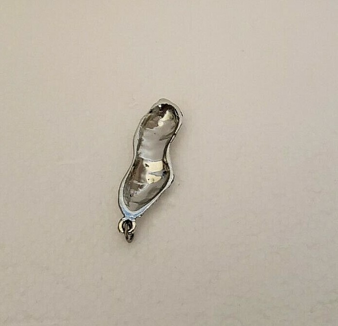PEANUT CHARM ~ VINTAGE ~ SILVER TONE ~ 1 1/2 INCH