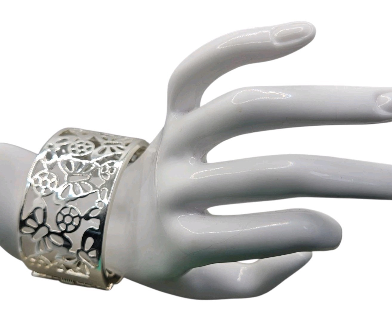 Wide Bangle Bracelet Hinged Silver Tone Butterfly Floral Open Work Shiny Clamper