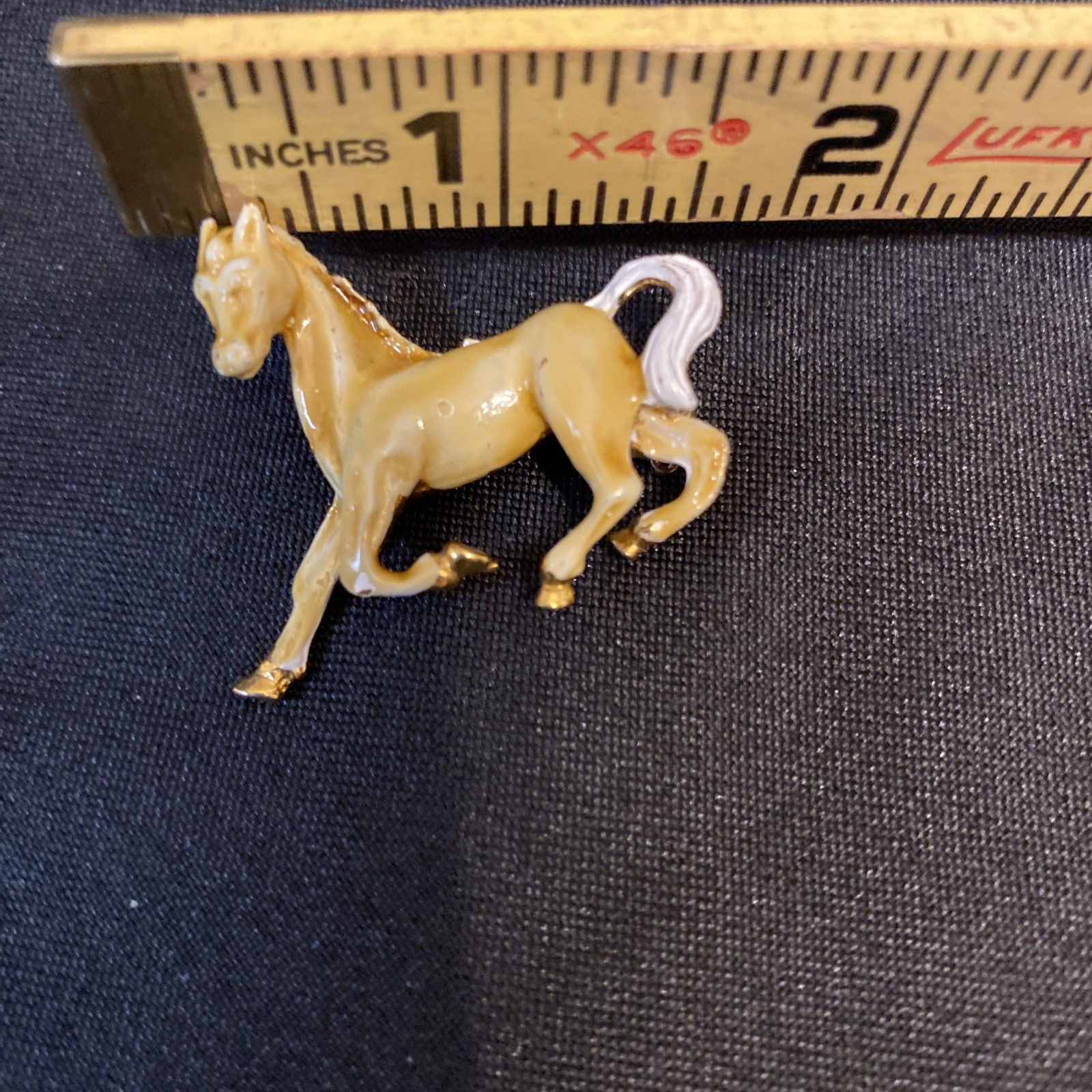 Vintage Palomino Enamel & Gold Tone Running Horse Equestrian Brooch Pin Gold Hoo