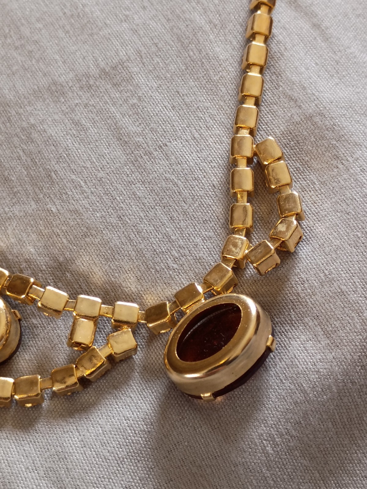 Vintage 14″ Root Beer Color Rhinestone Choker Necklace.