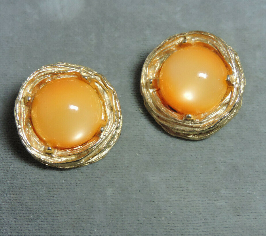 Vintage 60’s 2 tier Peach Taupe Moonglow Bead Gold tone Necklace Ck 100