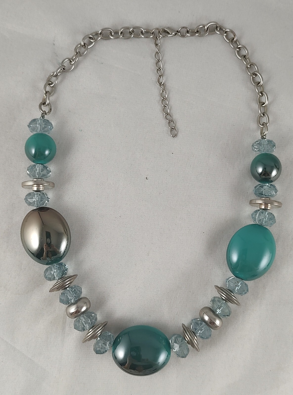 Vintage Iridescent Teal Bead Necklace Faceted Lt Blue Beads Metal Rondelle 20″