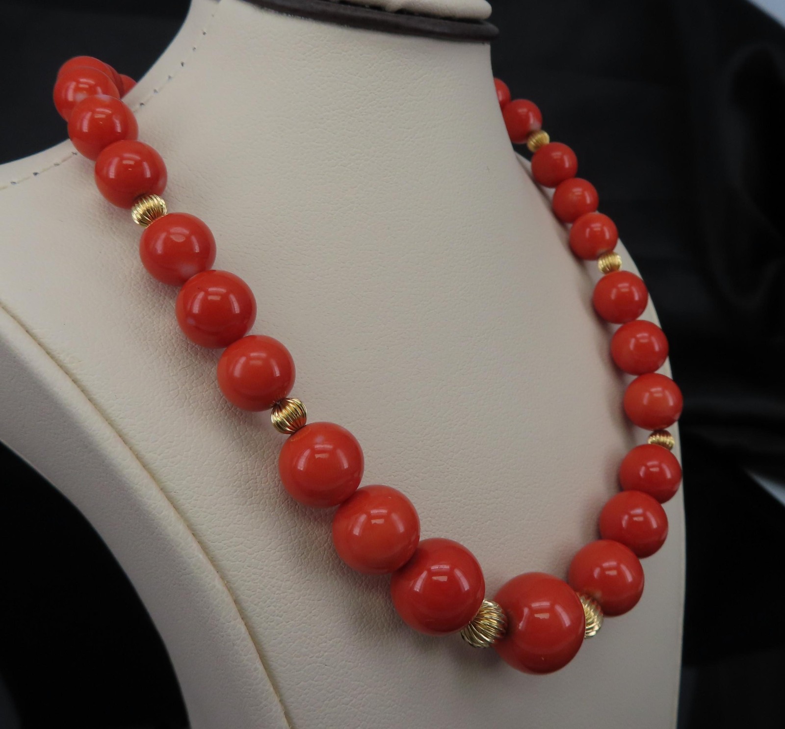 Vintage 12.5-5mm Natural Untreated Coral 14K Yellow Gold 22.5″ Necklace 45.5g