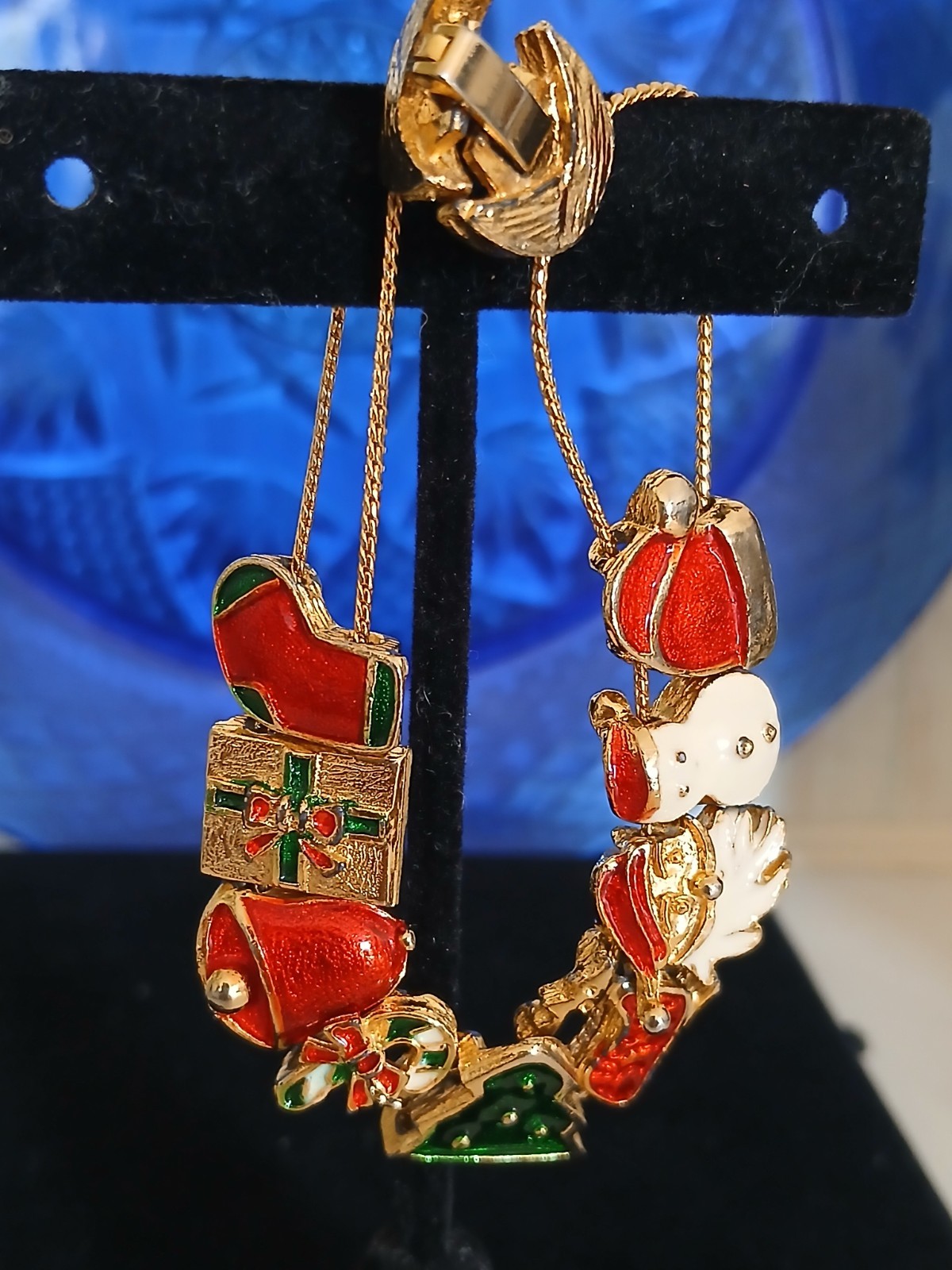 Vtg. X-MASS enamel slide charm bracelet, Santa, Tree, & present,sock 7 “L ,5/8”.