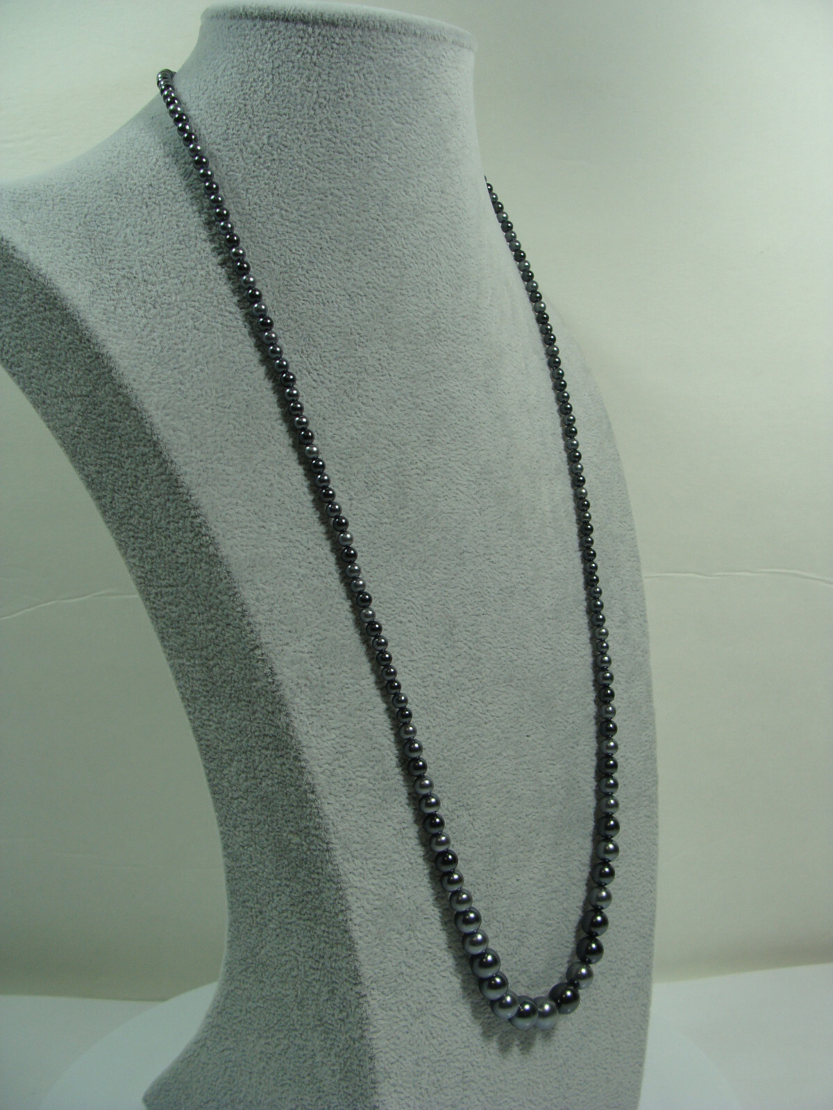 Vtg 2 Tone Gray Faux Pearls Hand Knot Tied Graduating String 27″ Long Necklace
