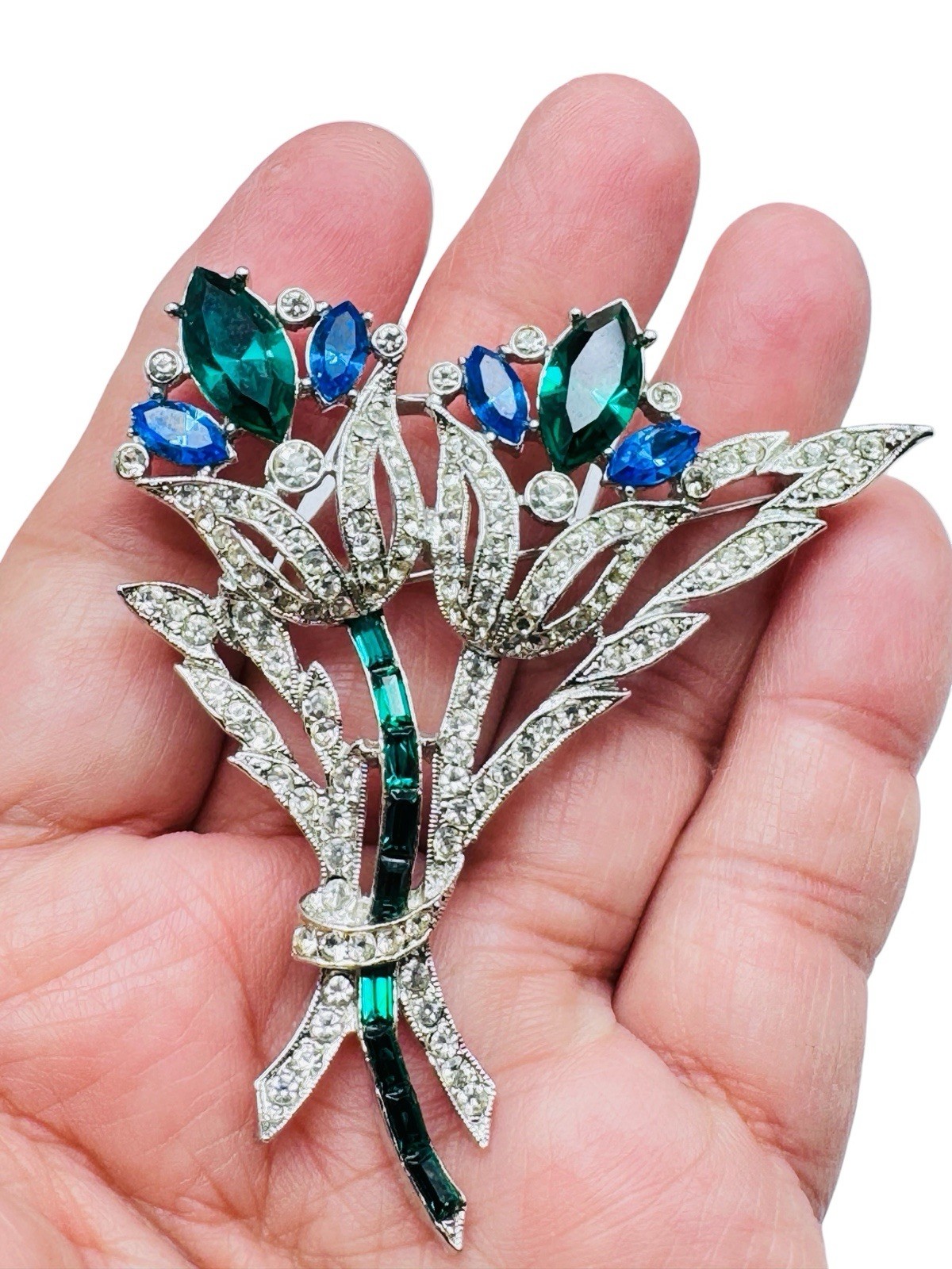 Vintage Weiss Rhinestone Jeweled Flower Bouquet Brooch Nice