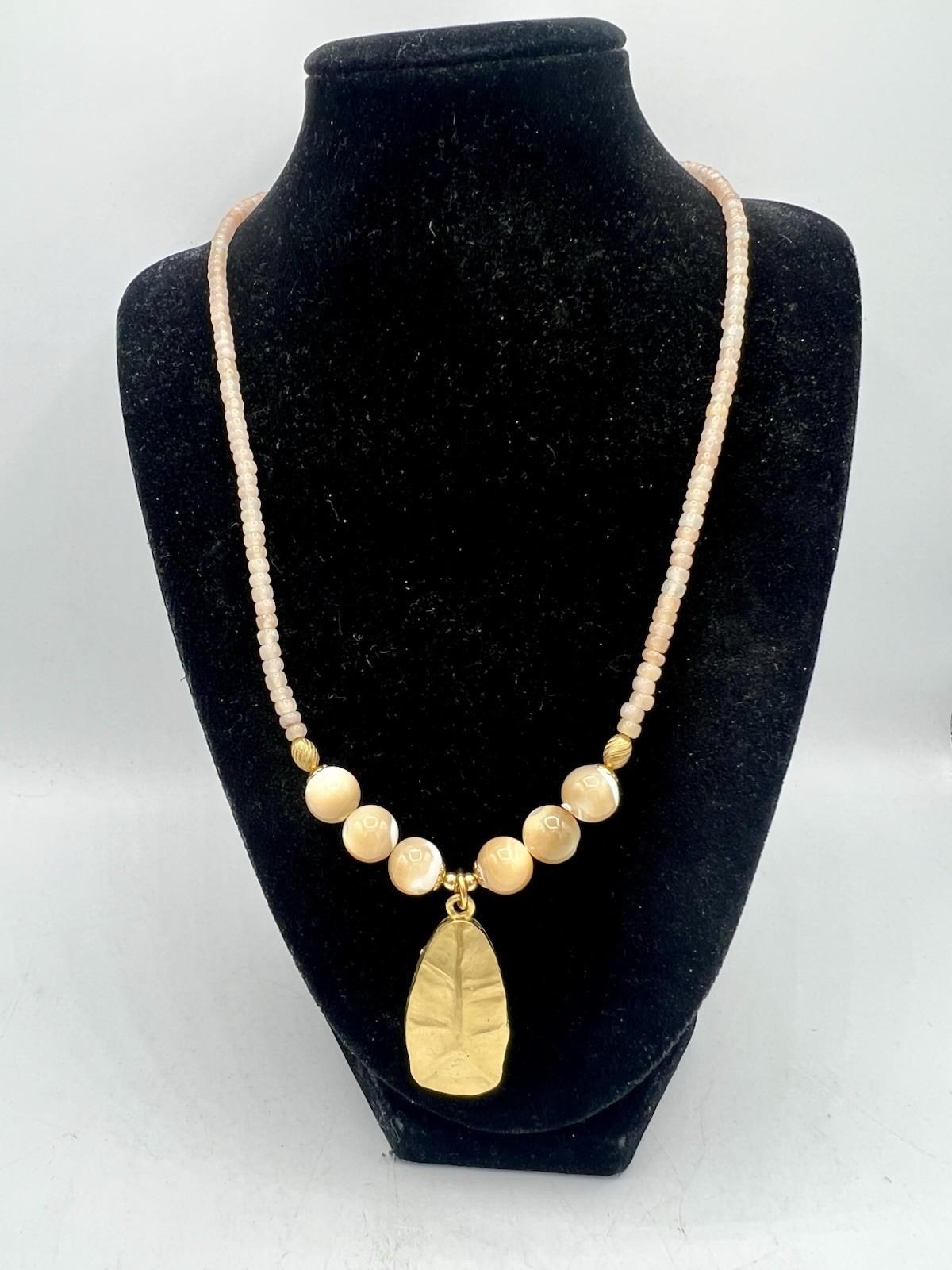 Vintage NOS Egyptian Gold MOP Peach Agate Gemstone Necklace Saks $125 RO-DO AC