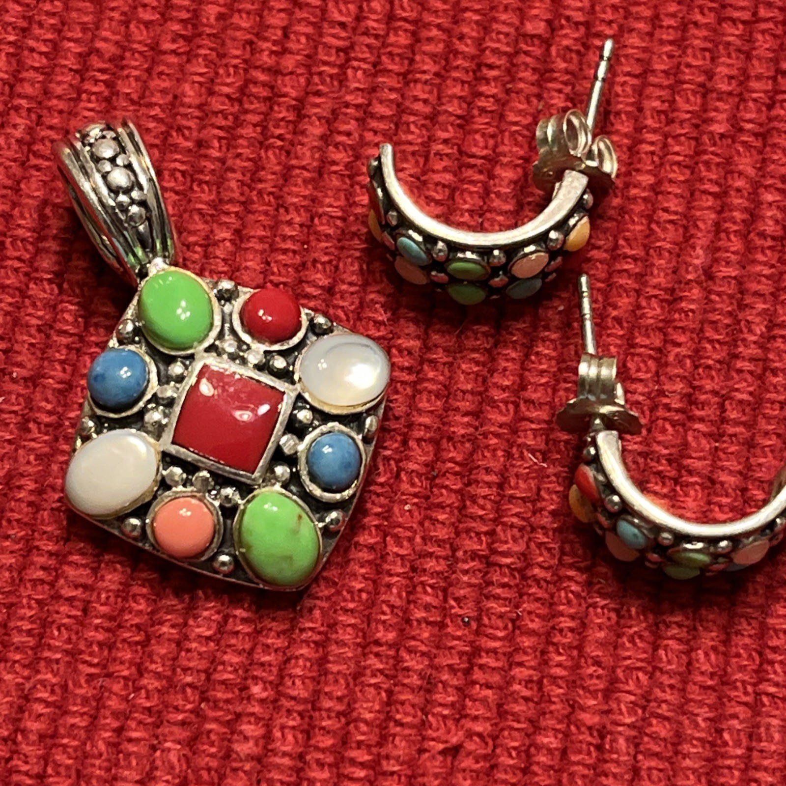 925 SILVER EARRINGS AND MATCHING PENDANT WITH GEMSTONES 9 GRAMS