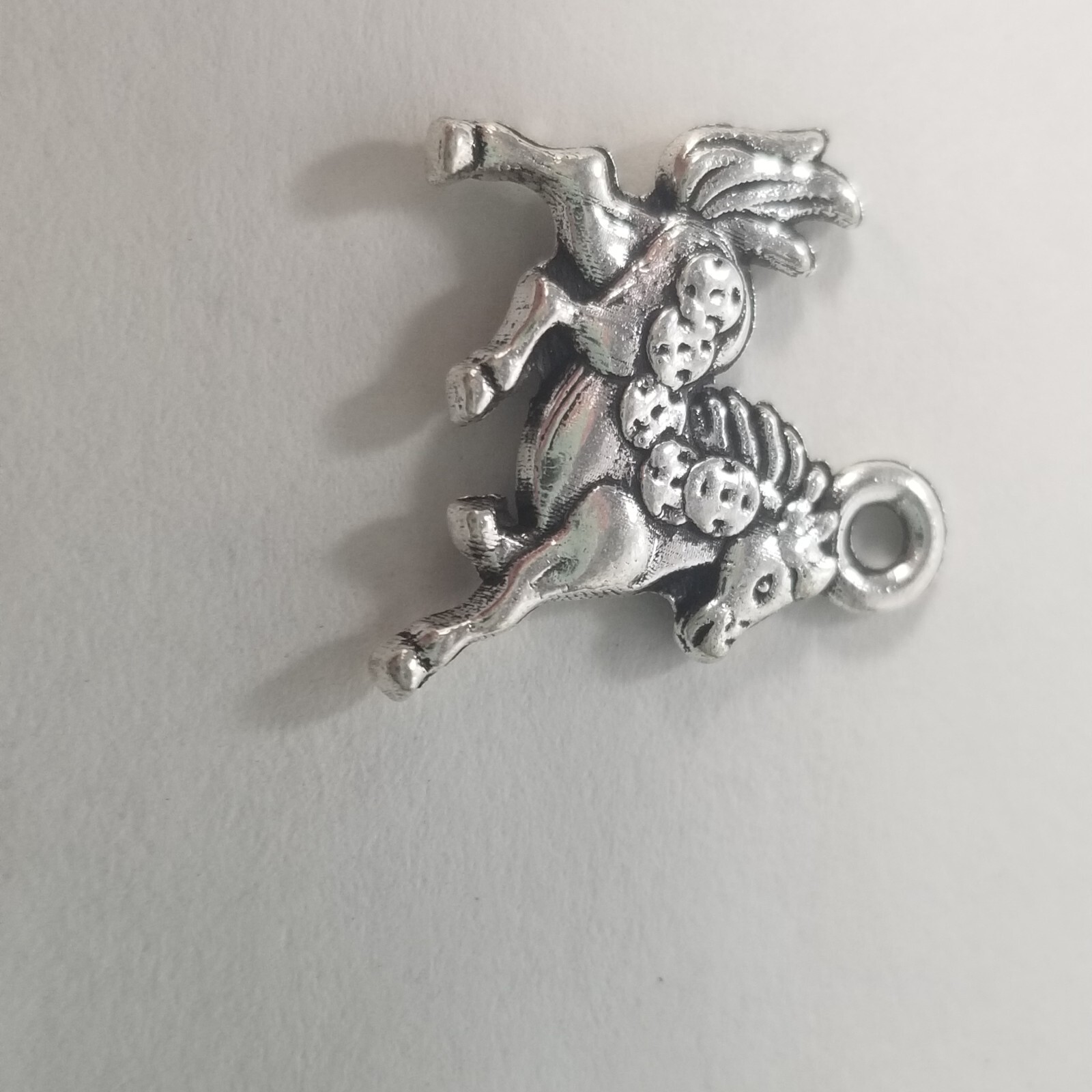 Vintage Horse Running Mustang Pendant Charm silvertone