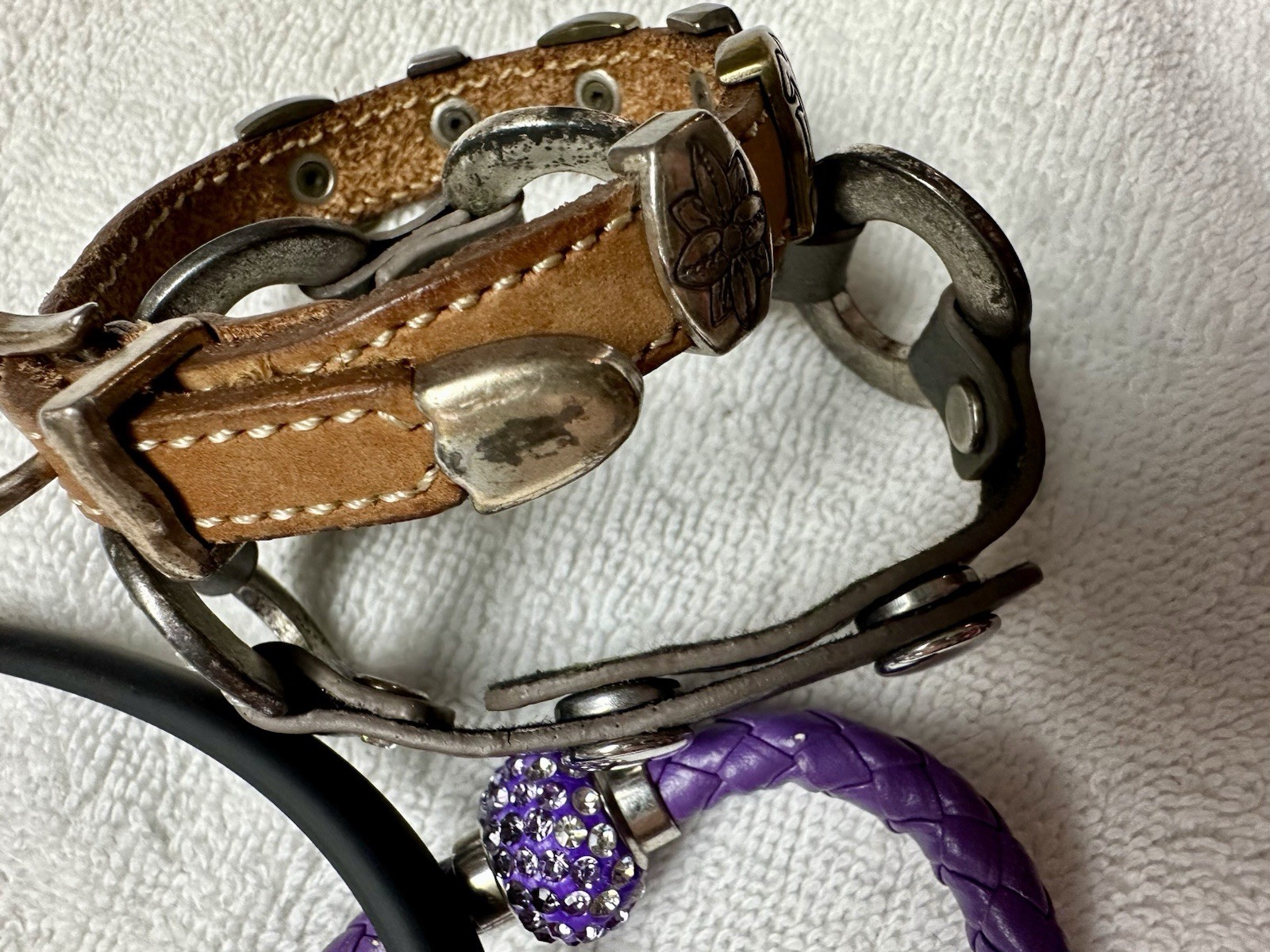 4 pc Faux Leather Bracelet Lot Purple Rhinestones Hearts b199