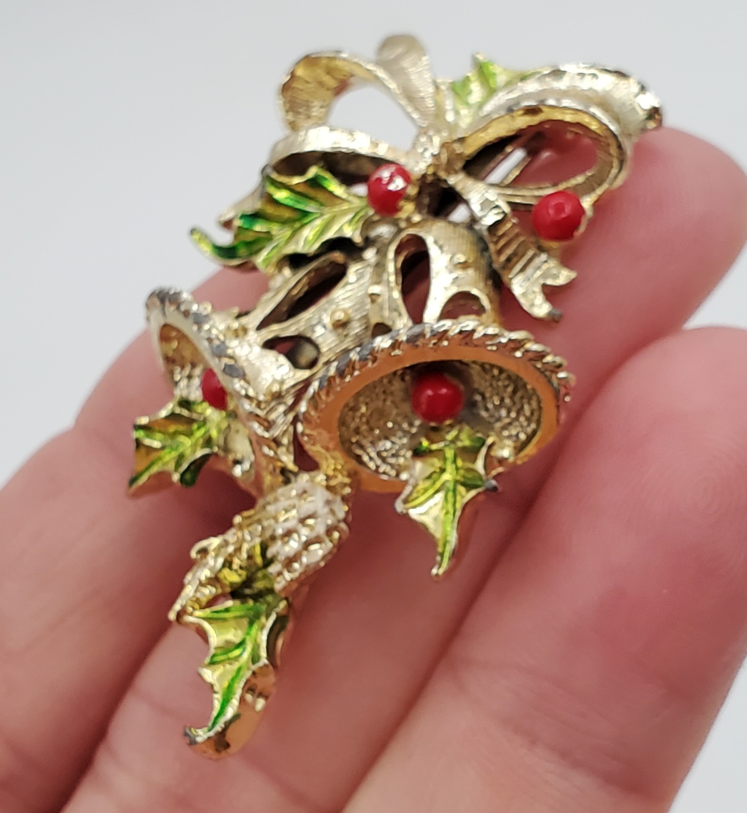 Gerrys Christmas Bells Brooch 2in Gold Tone Enameled Holly Pine Cone VTG Estate