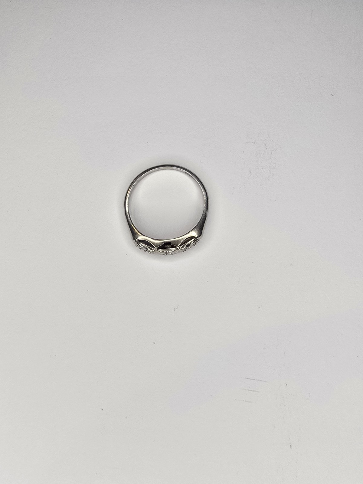 14k White Gold Antique Wedding Ring 5 dimond illusion Size 6