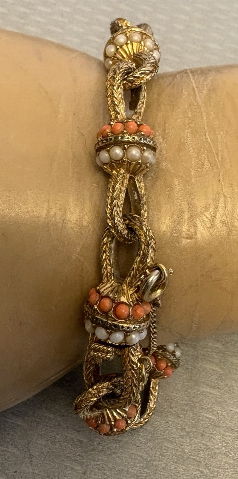 60s Vintage Bracelet Goldtone Faux Coral Seed Pearl Rope Open Knot Links 6.5″