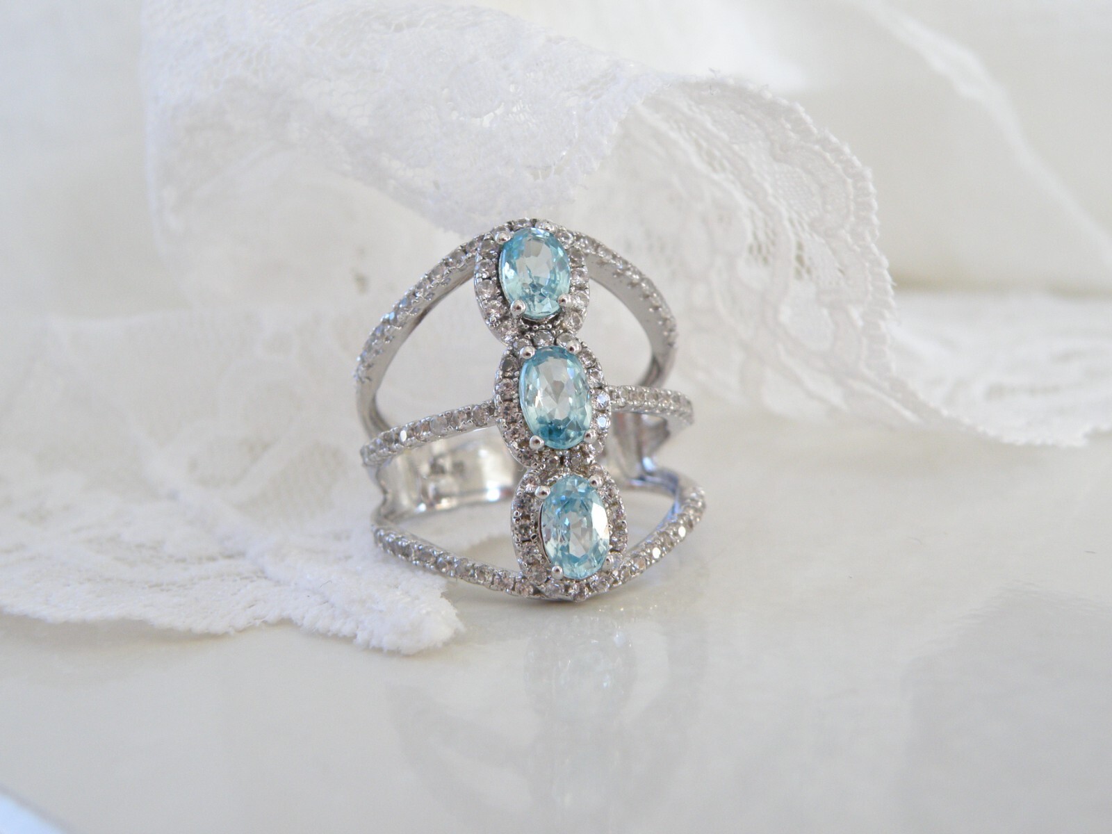 New Natural Blue Topaz Modern Sterling Silver 925 Ring Size 7