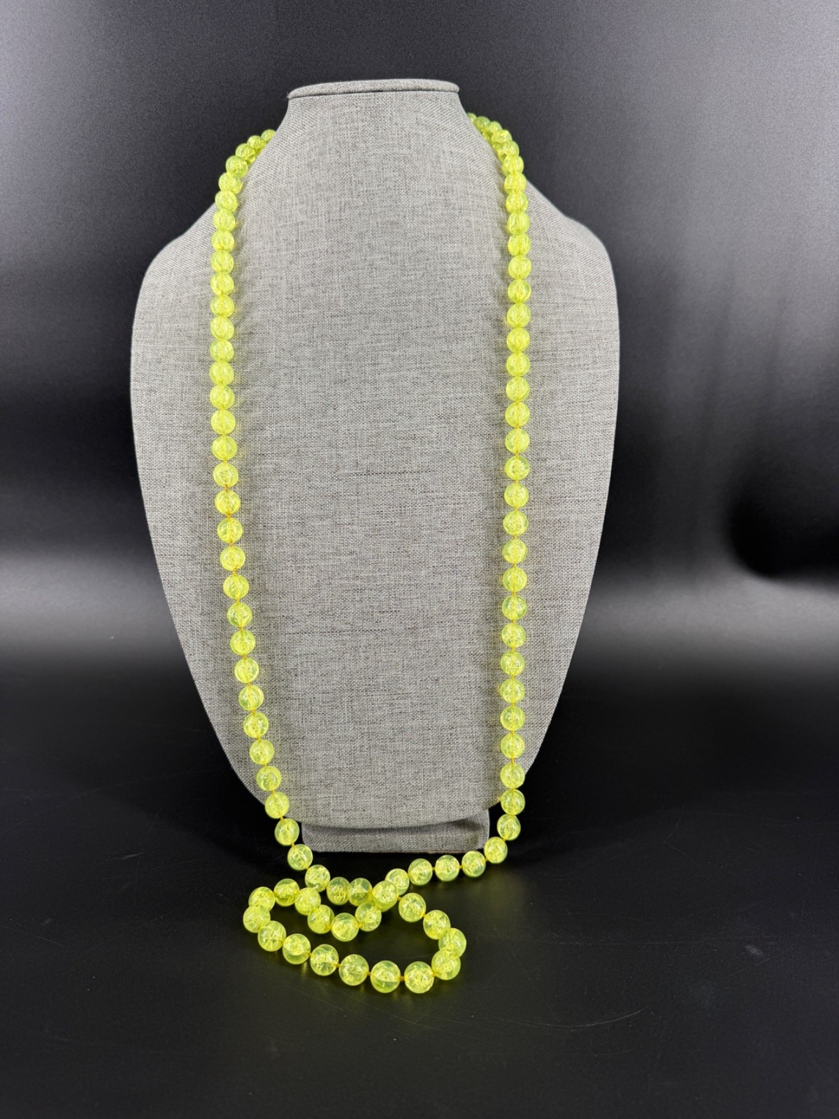 Vintage MCM Lime Green Crackle Lucite Bead Flapper Necklace 53″