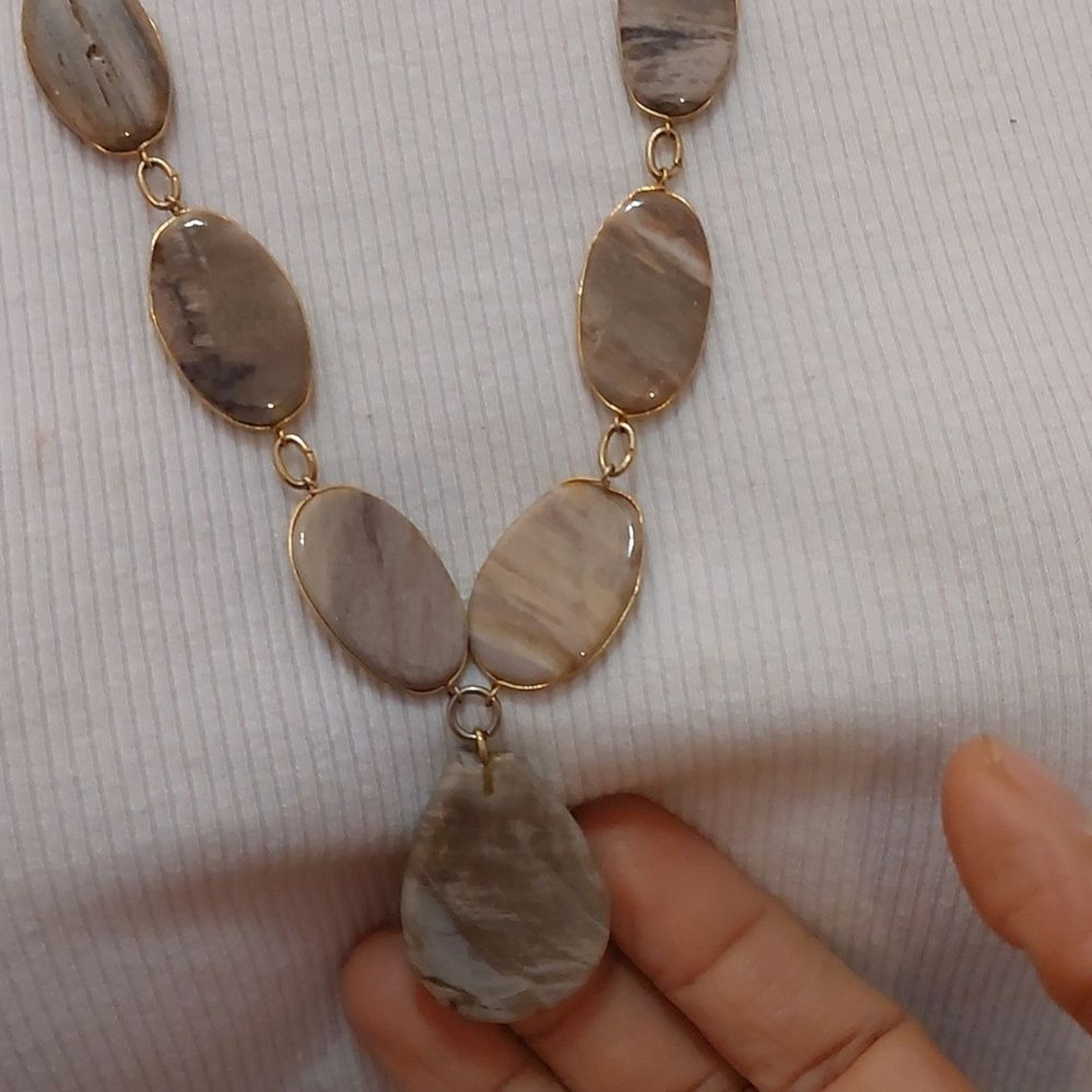 Natural Agate Stones Desert Stripes Wire Wrapped Gold Tone Link Necklace