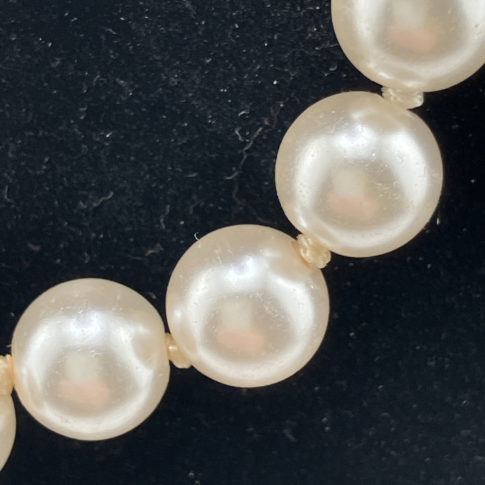 Vintage Faux Pearl Hand Knotted 17″ Necklace Princess Length Barrel Clasp SS008