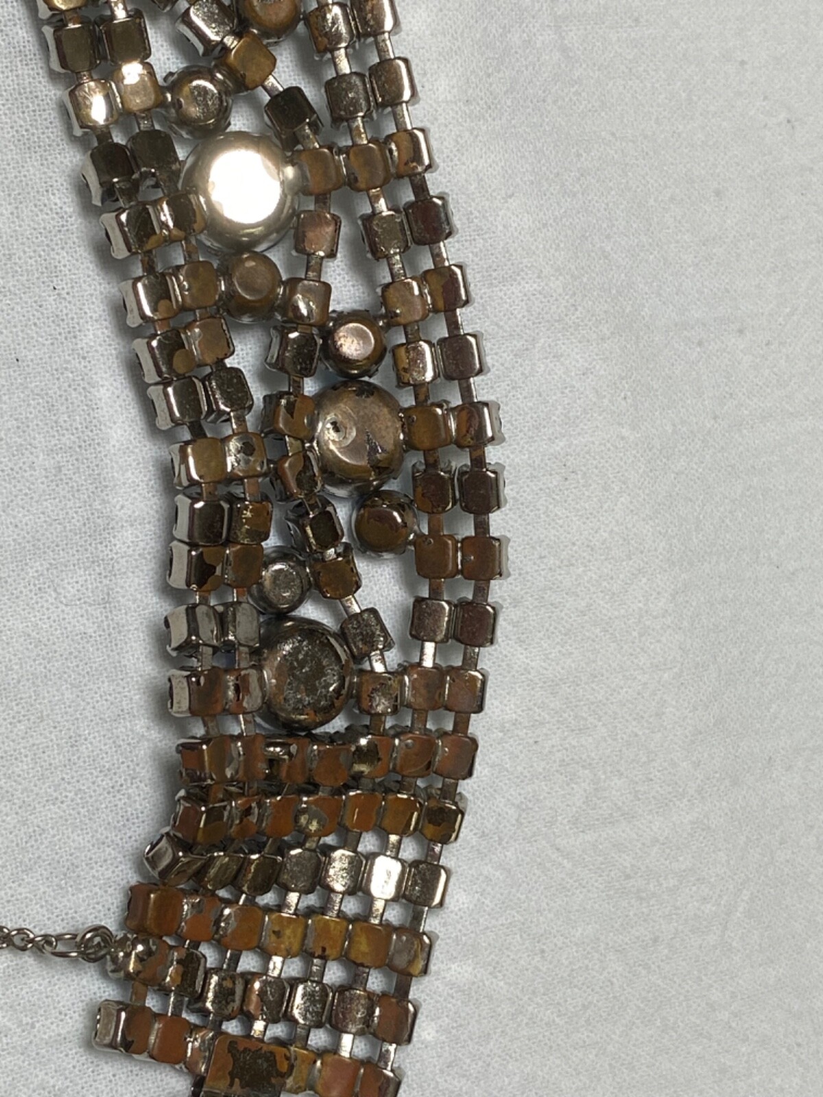 Vintage 7″ x 1″ blue ab possibly Juliana? safety chain missing two sm stones