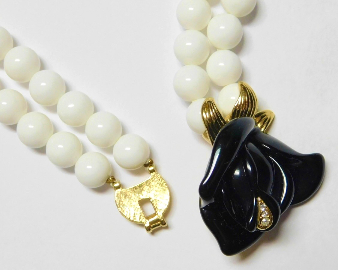 KJL KENNETH J LANE For AVON MIDNIGHT ROSE WHITE BEADED STATEMENT NECKLACE 1987