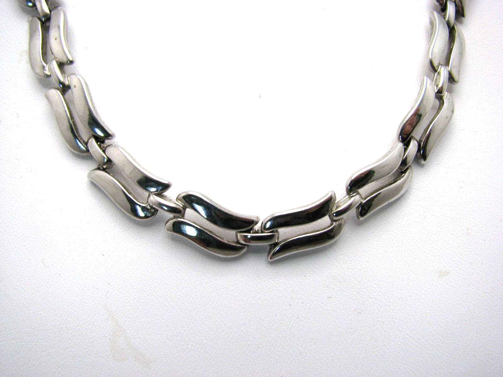 Vintage Monet Silver Tone Wave Link Necklace 13″ to 15″ Adjustable