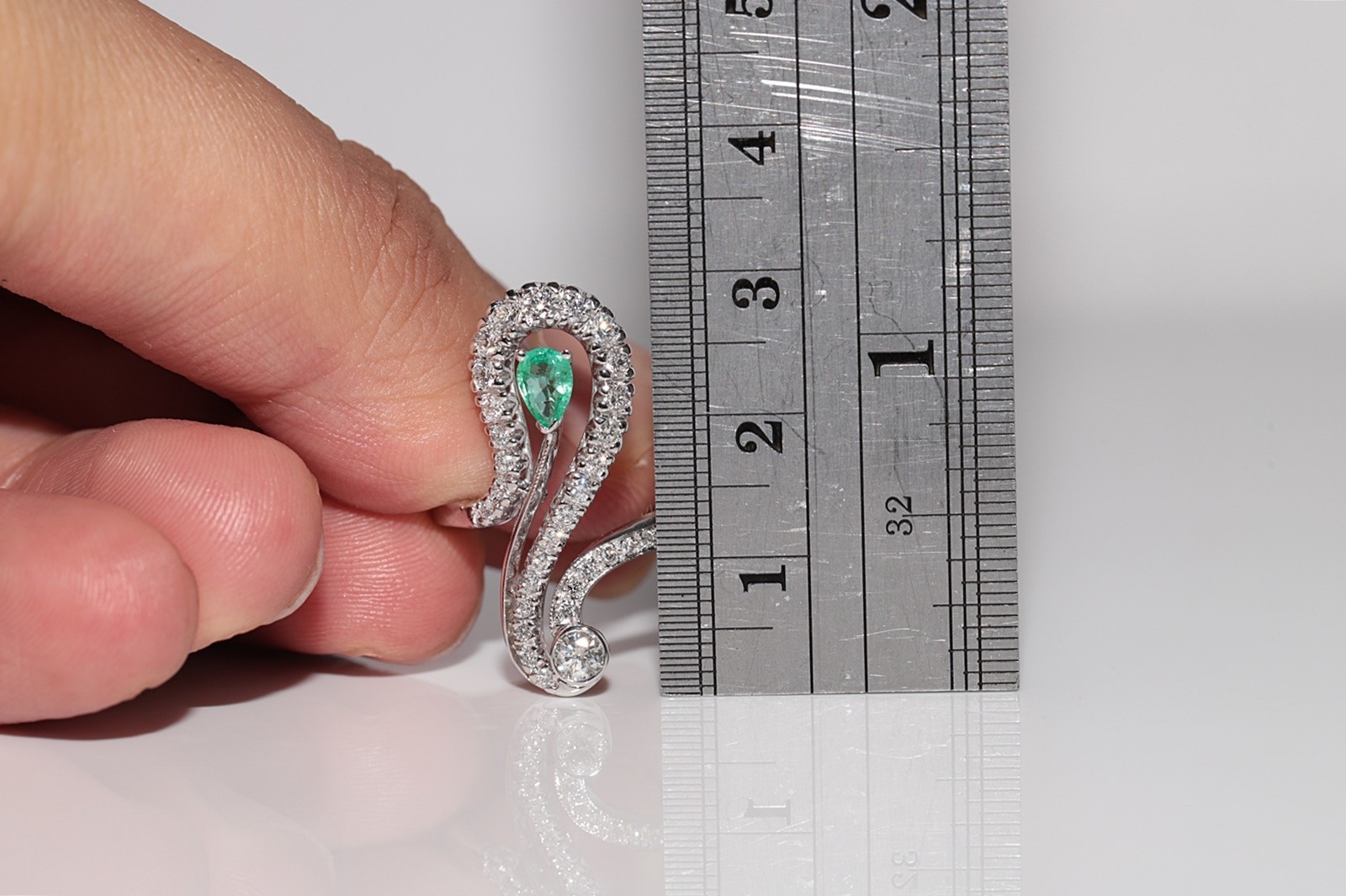 Vintage Circa 1990s 18k Gold Natural Diamond And Emerald Decorated Ring