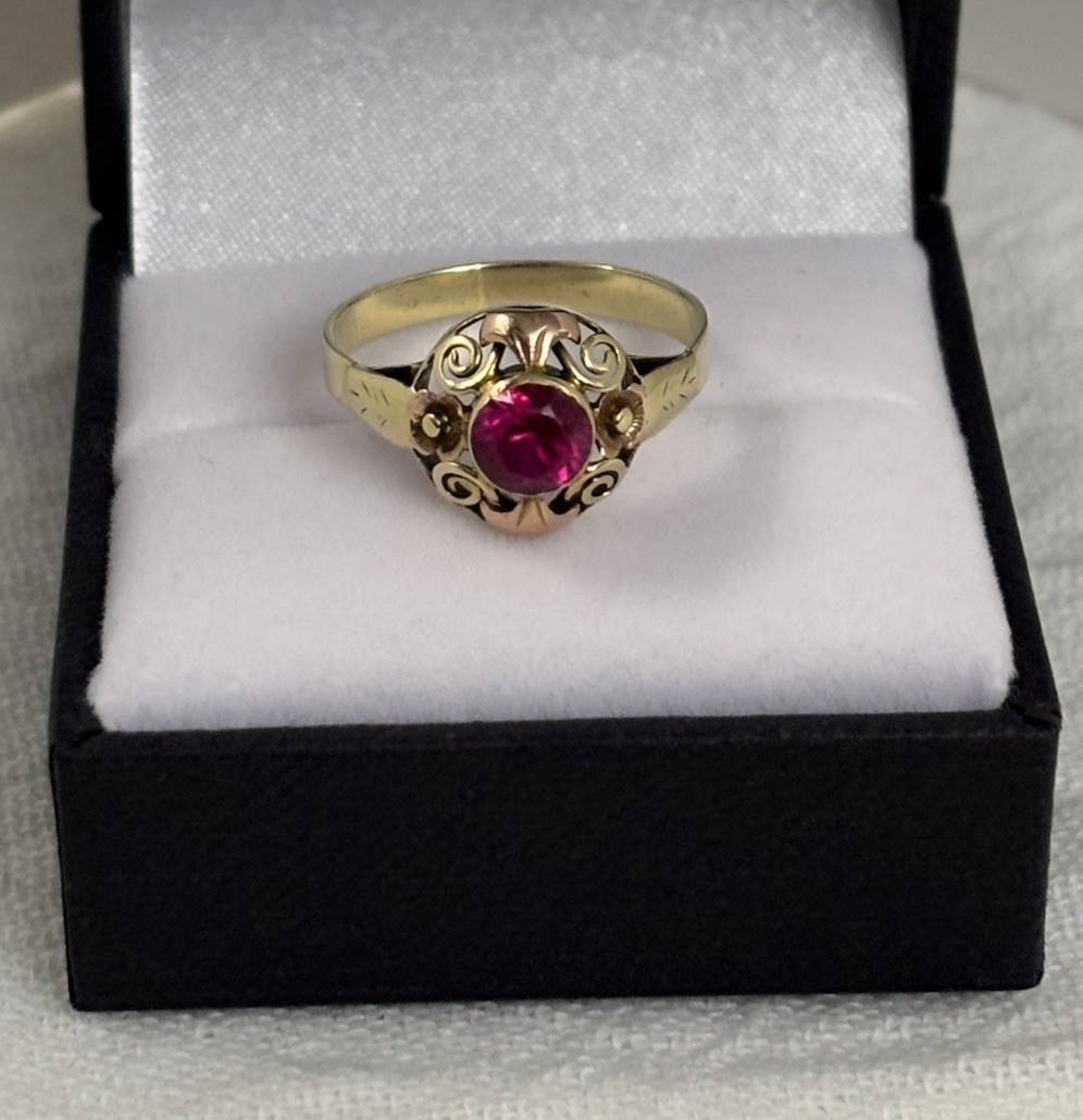 Vintage 14k Gold Ruby Ring Size 7.5 Please See All Pictures & Read Description