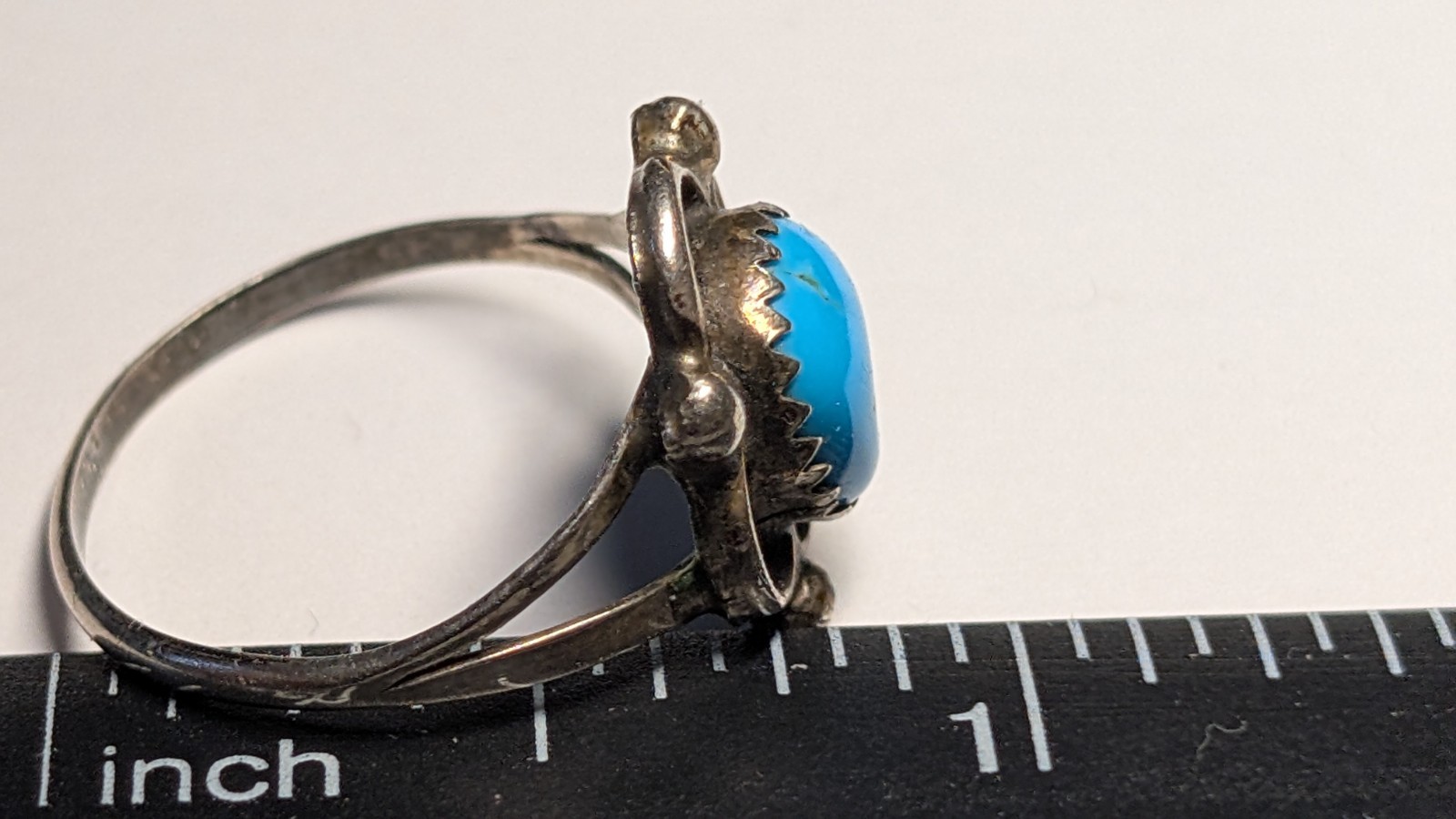 VINTAGE STERLING SILVER SOUTHWESTERN TURQUOISE RING ABOUT SIZE 8 1/2