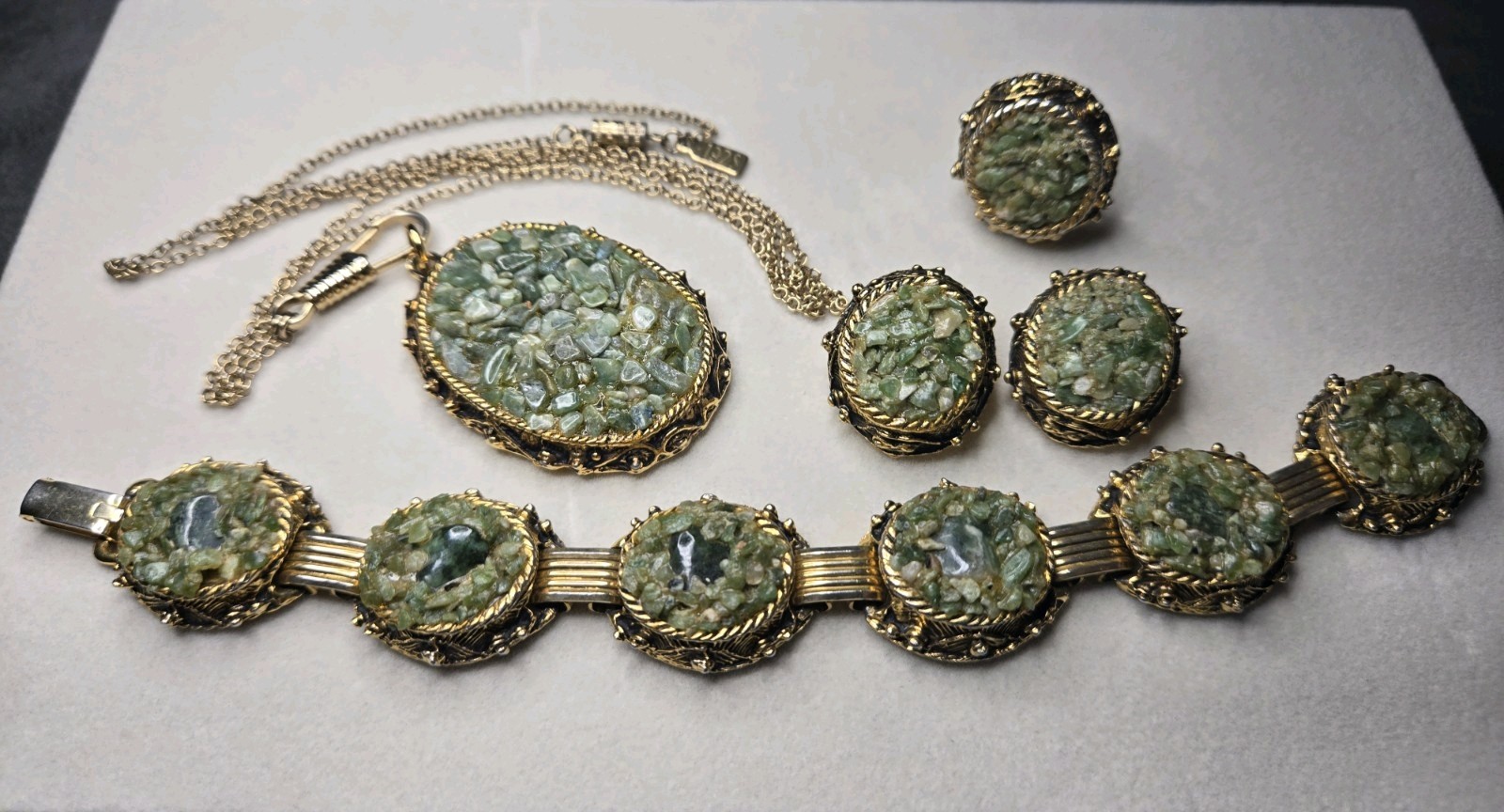 Antique Circa 1920s Jewelry Set Bracelet Earrings Necklace Ring Jade Chips