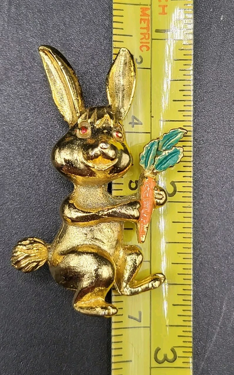 Vintage Gold Tone Bunny Rabbit Holding Carrot Enamel Brooch Pin