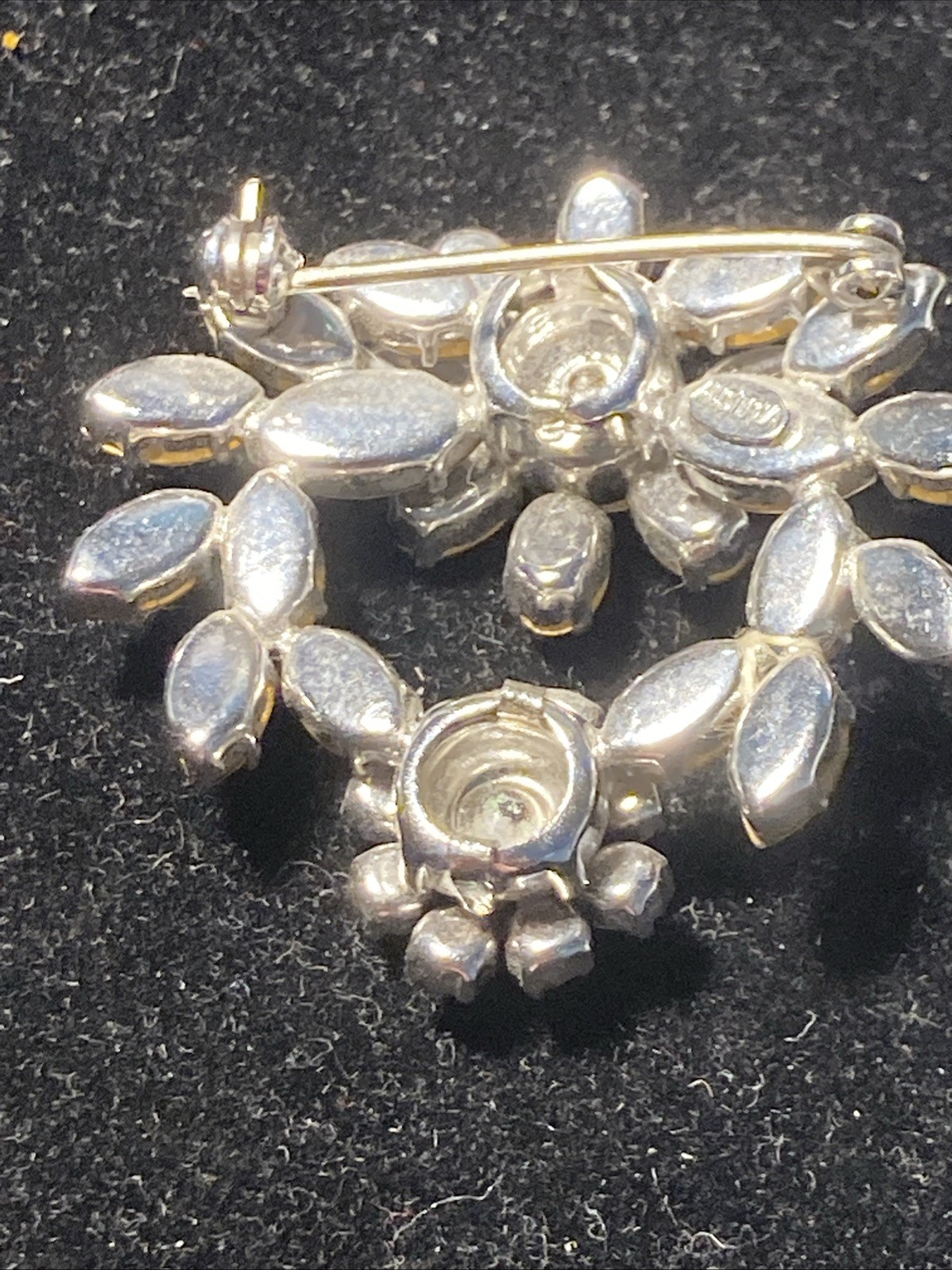 Rare c1950s Austria Crystal Clear Rhinestones Flower Burst 1.53″ Brooch Pin Old